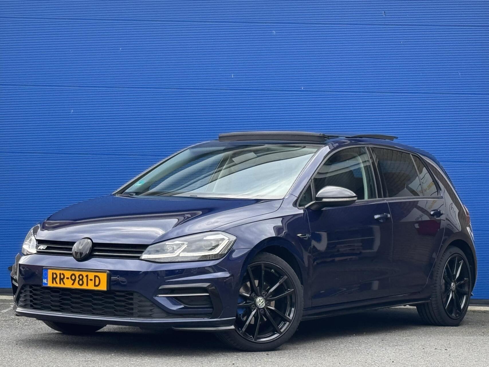 Volkswagen Golf 1.0 TSI | R-Line | Pano | Carplay | Virtual, Stof, Gebruikt, Blauw, Origineel Nederlands