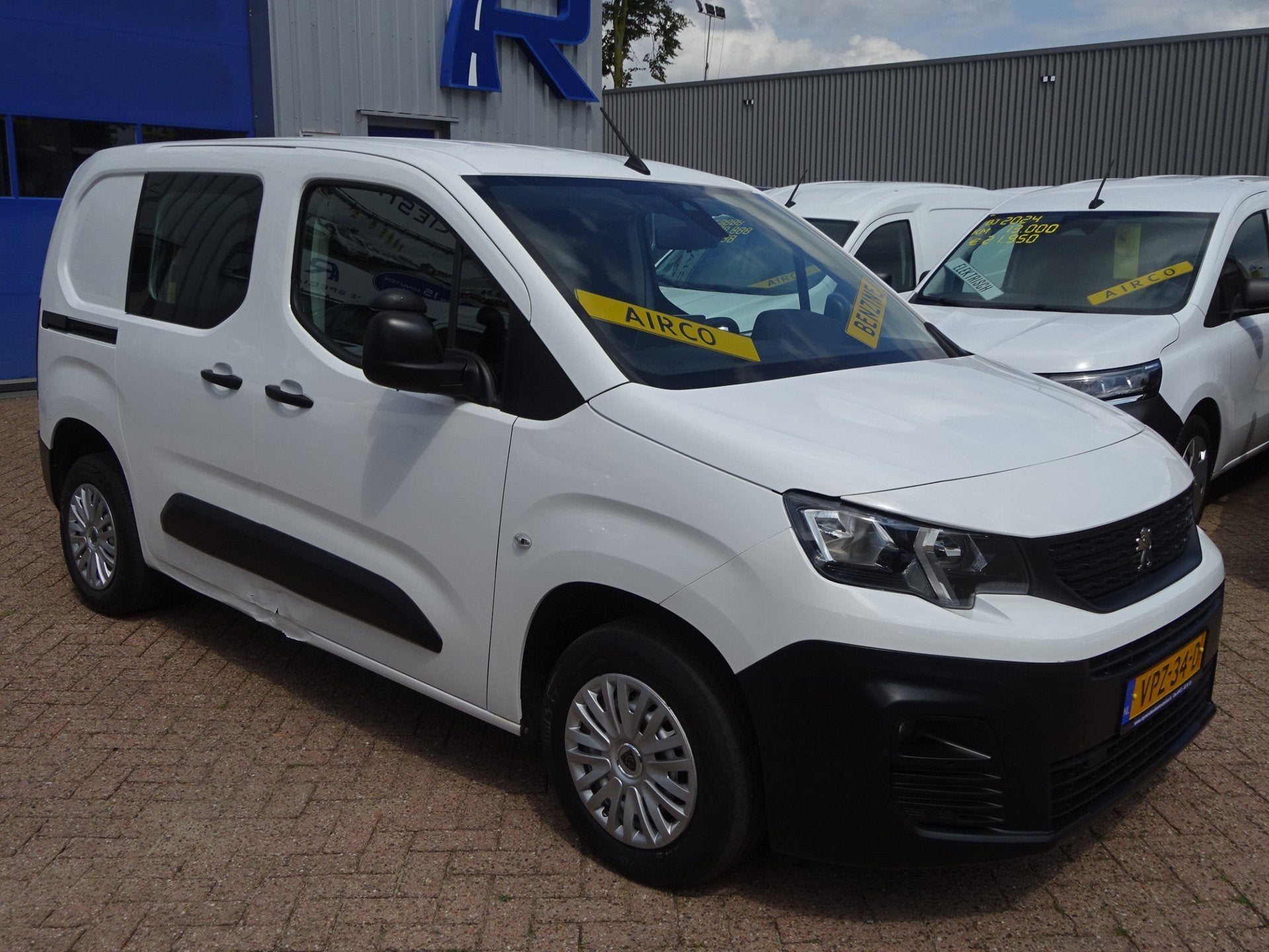 Peugeot Partner 1.2 PureTech Pro BENZINE AIRCO NAVI CRUISE C, Wit, Handgeschakeld, Benzine, Peugeot