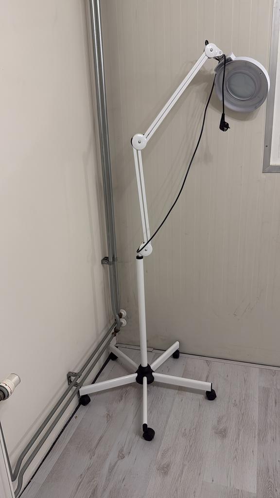 Loeplamp met statief, Hobby en Vrije tijd, Ophalen, Zo goed als nieuw, Loeplamp