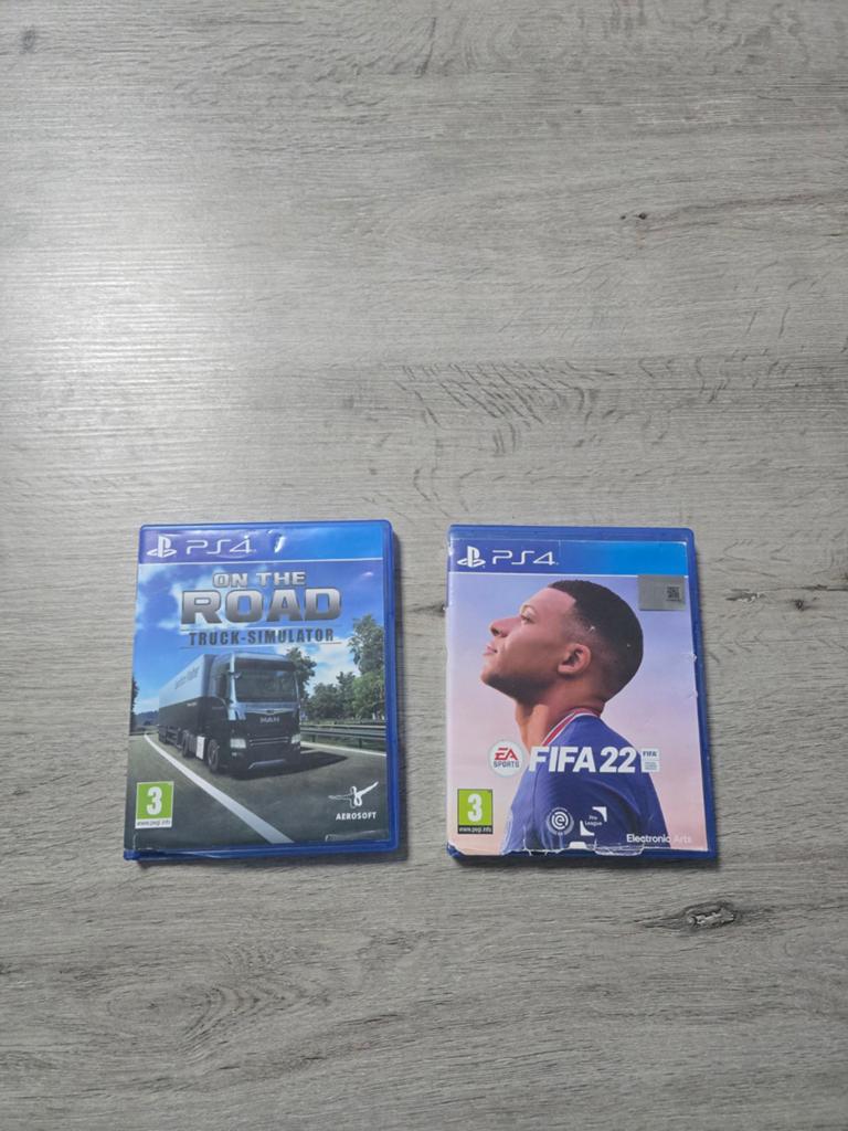 2 spelletjes ps4, Ophalen, Zo goed als nieuw, Met 1 controller, Slim