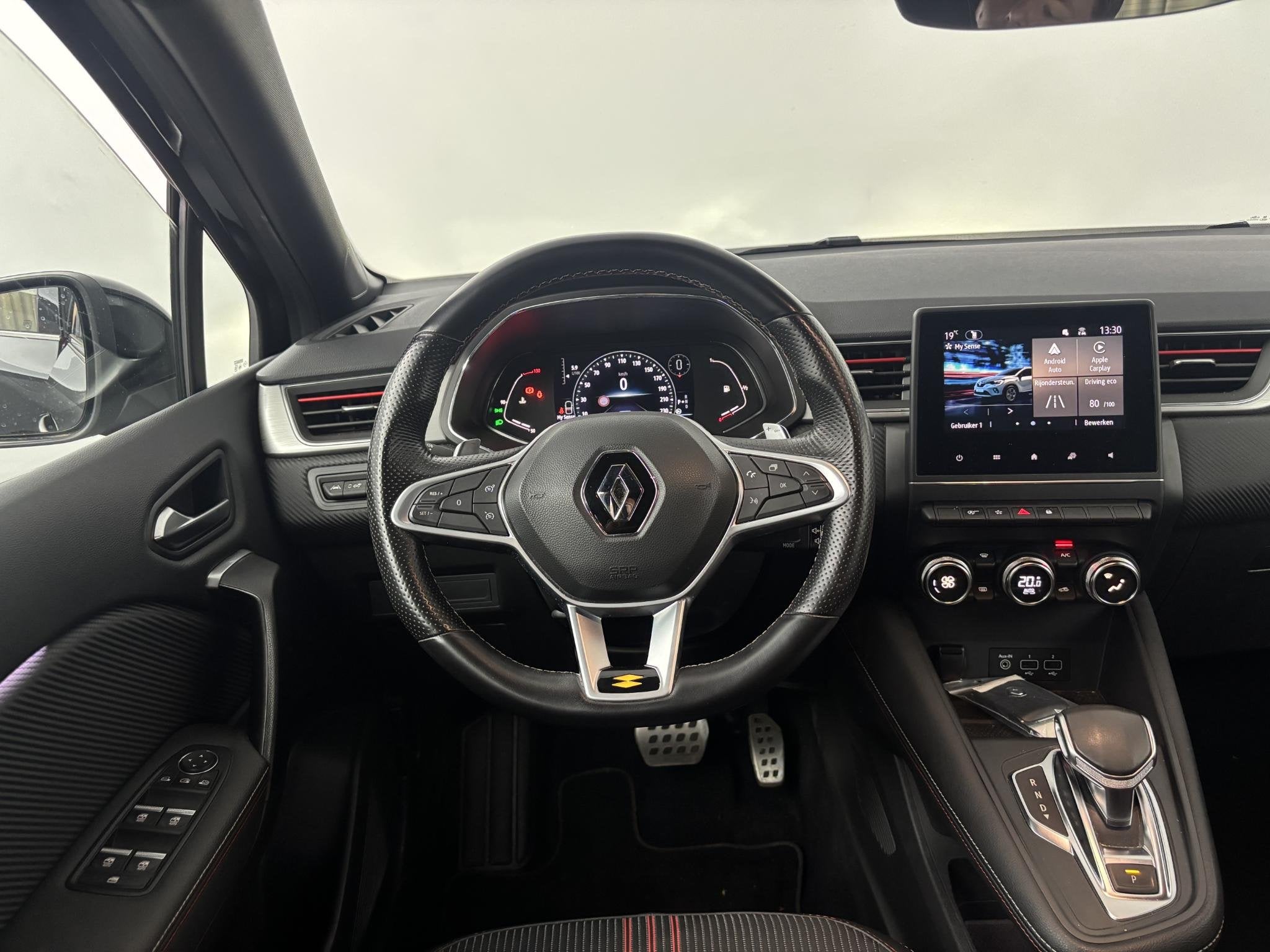 Foto 3 van Renault Captur 1.3 TCe 140 EDC R.S. Line | Automaat | Trekha