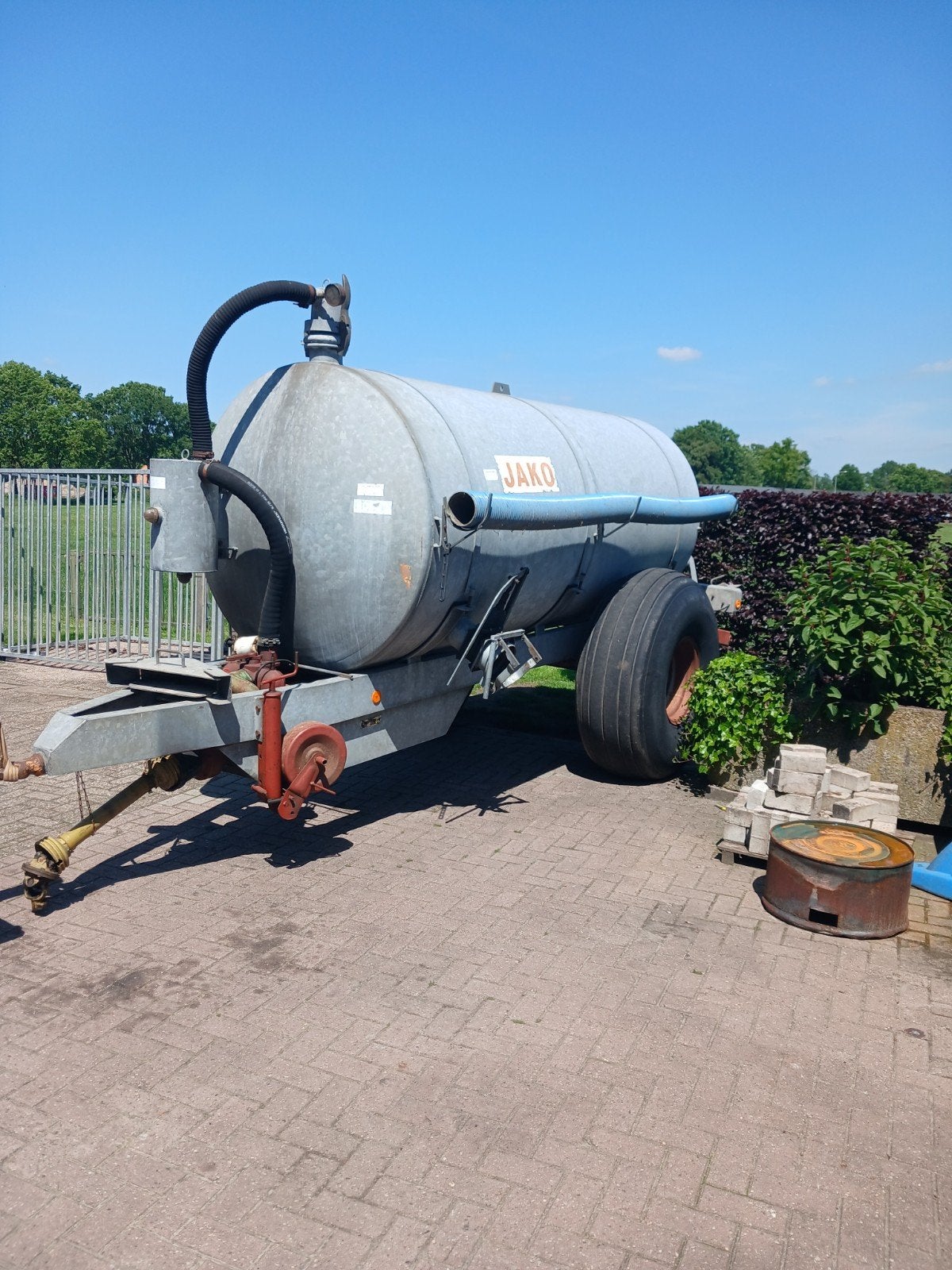 Giertank/Veegmachine/containerbak, Meerdere dieren