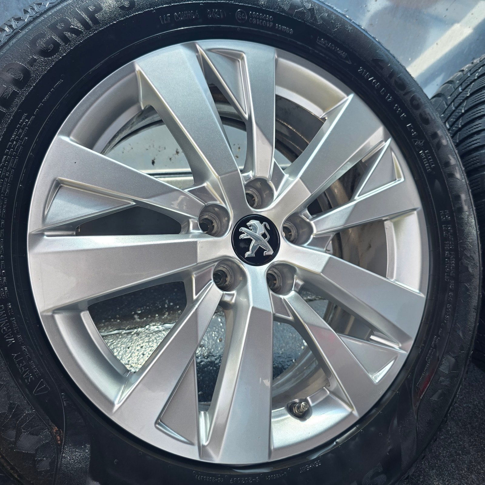 Origineel Peugeot winterset 215-65-17 99H  TPMS, Ophalen, Dewielbasis@outlook.com, 17 inch, Winterbanden