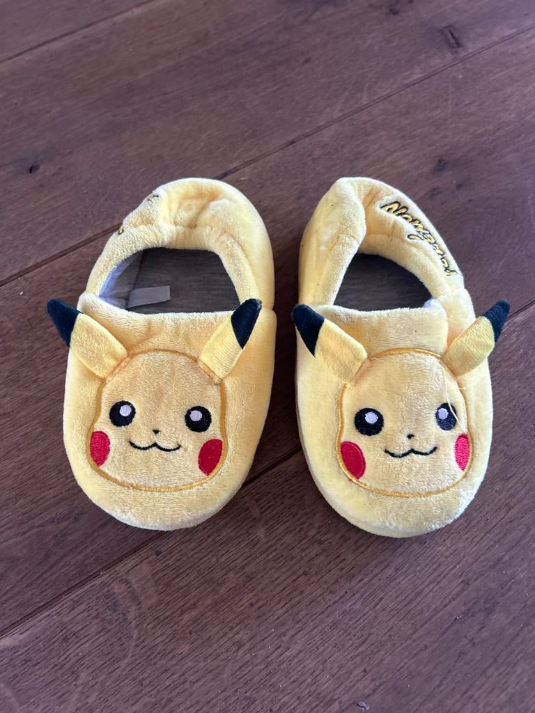 Pokemon Pikachu Sloffen Maat 29 - Gezellig en Warm!, Ophalen, Jongen of Meisje, Overige typen, Nieuw
