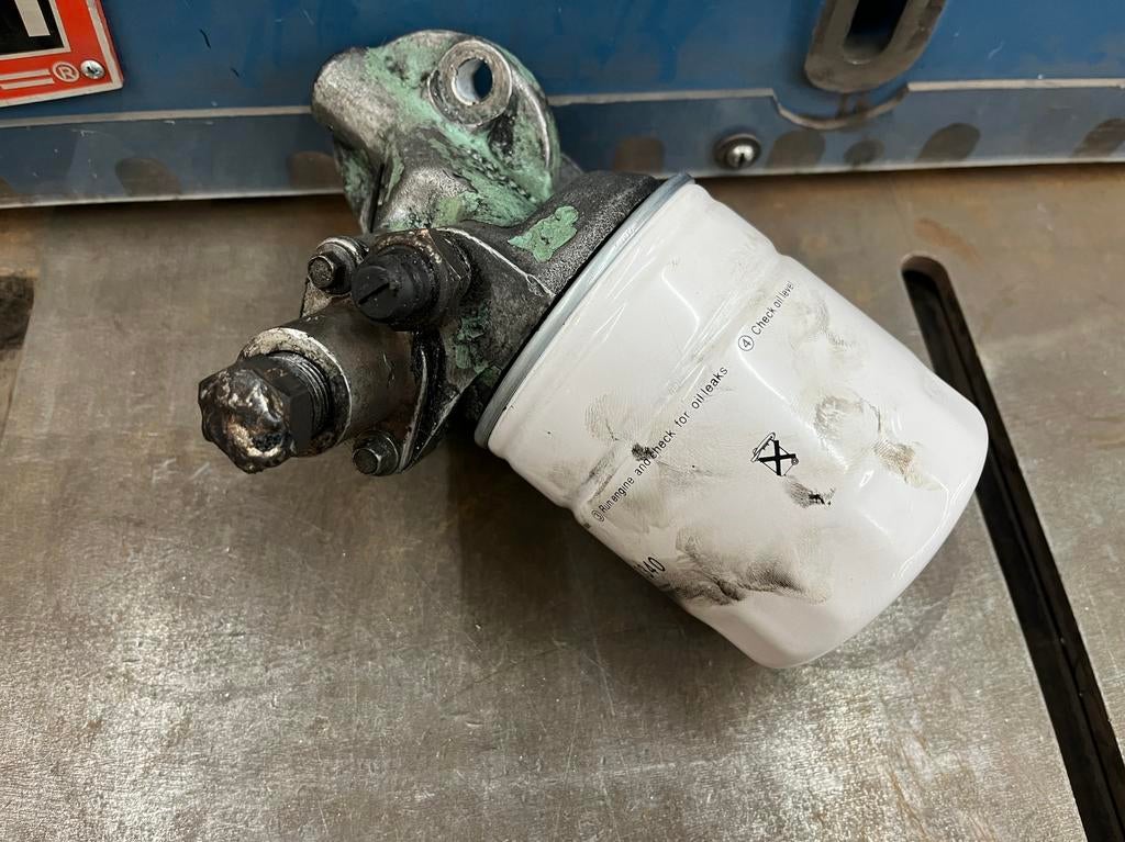 Land Rover Series filter huis voor schroef oliefilter, Ophalen of Verzenden, Gebruikt, Land Rover