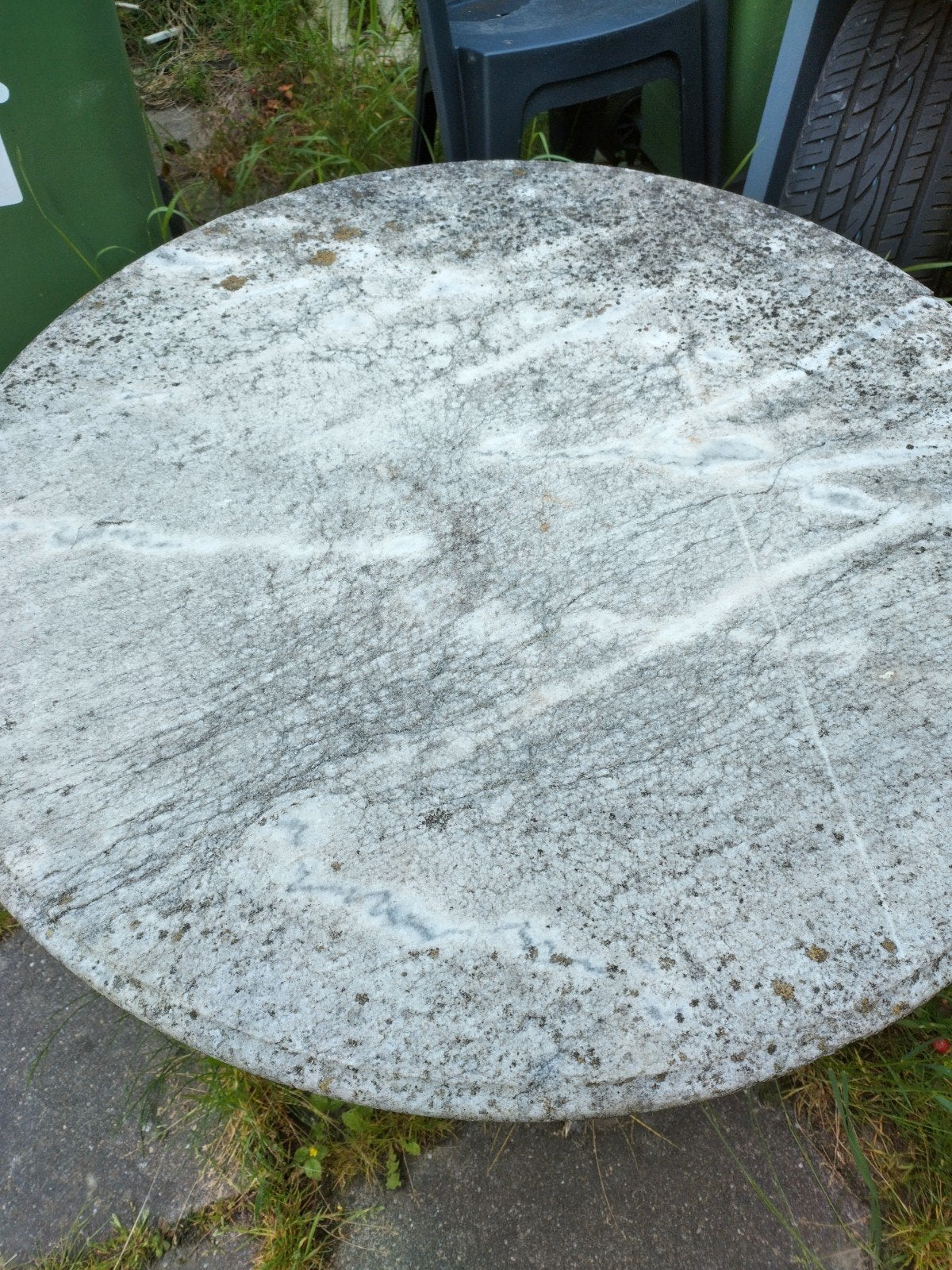 Vintage gietijzeren tuintafel met marmeren blad, Tuin en Terras, Tuintafels, Ophalen, Gebruikt, Rond, Metaal