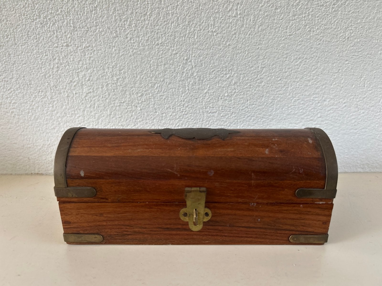Vintage houten kistje met messing beslag (20 x 8 x 7), Antiek en Kunst, Ophalen of Verzenden