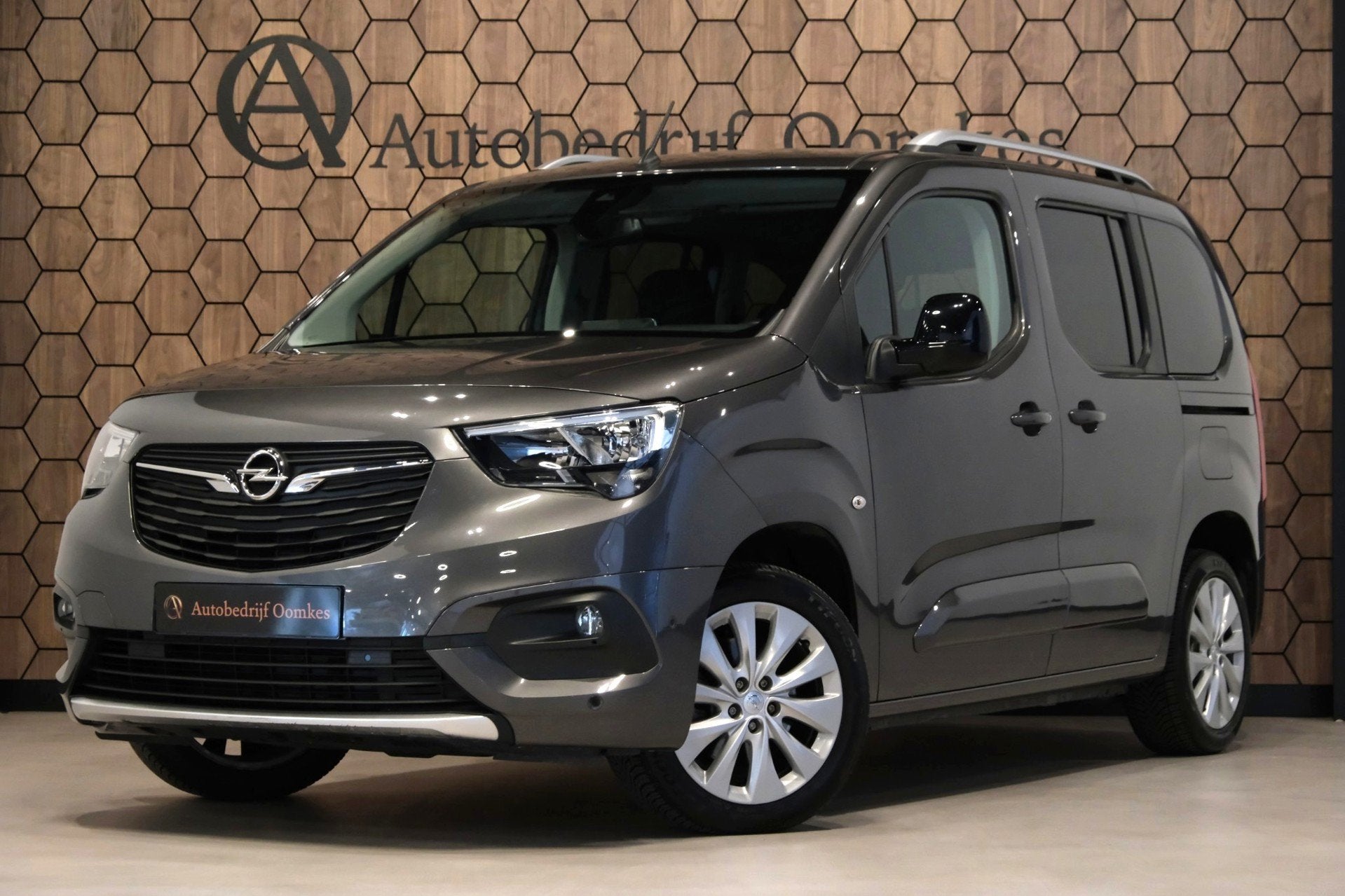 Opel Combo Tour LIFE 1.2 Turbo L1H1 Edition *53.247km* 4 NIE, Auto's, Opel, Gebruikt, Euro 6, 19 km/l, 3 cilinders