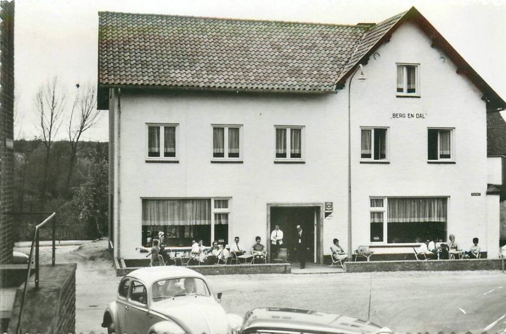 388-465-015 Epen Hotel Pension Berg en Dal, Verzenden, Voor 1920, Limburg
