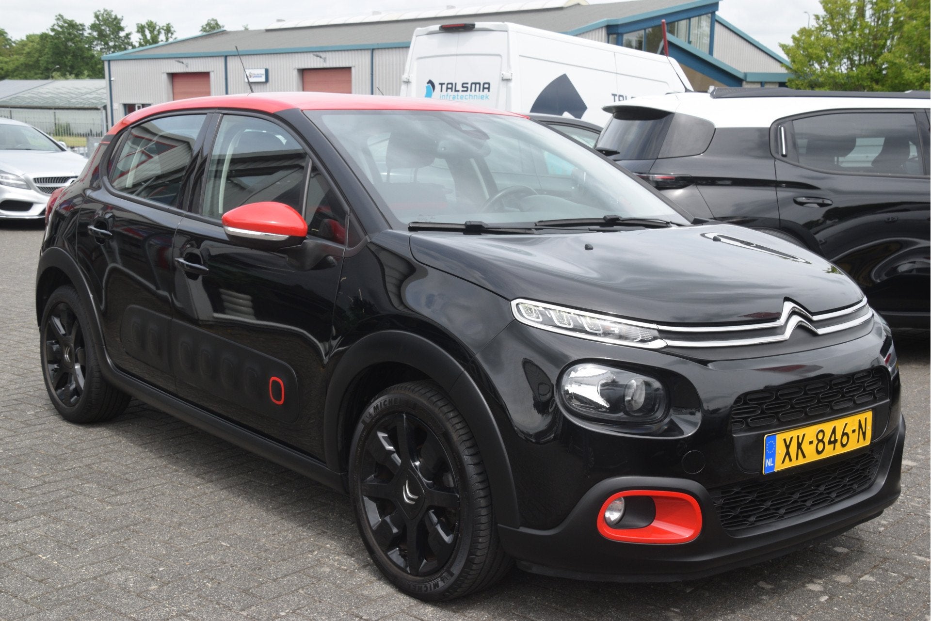 Citroën C3 1.2 PureTech S&S Shine Carplay | DAB | Navi | LM, 83 pk, Euro 6, 1199 cc, 450 kg