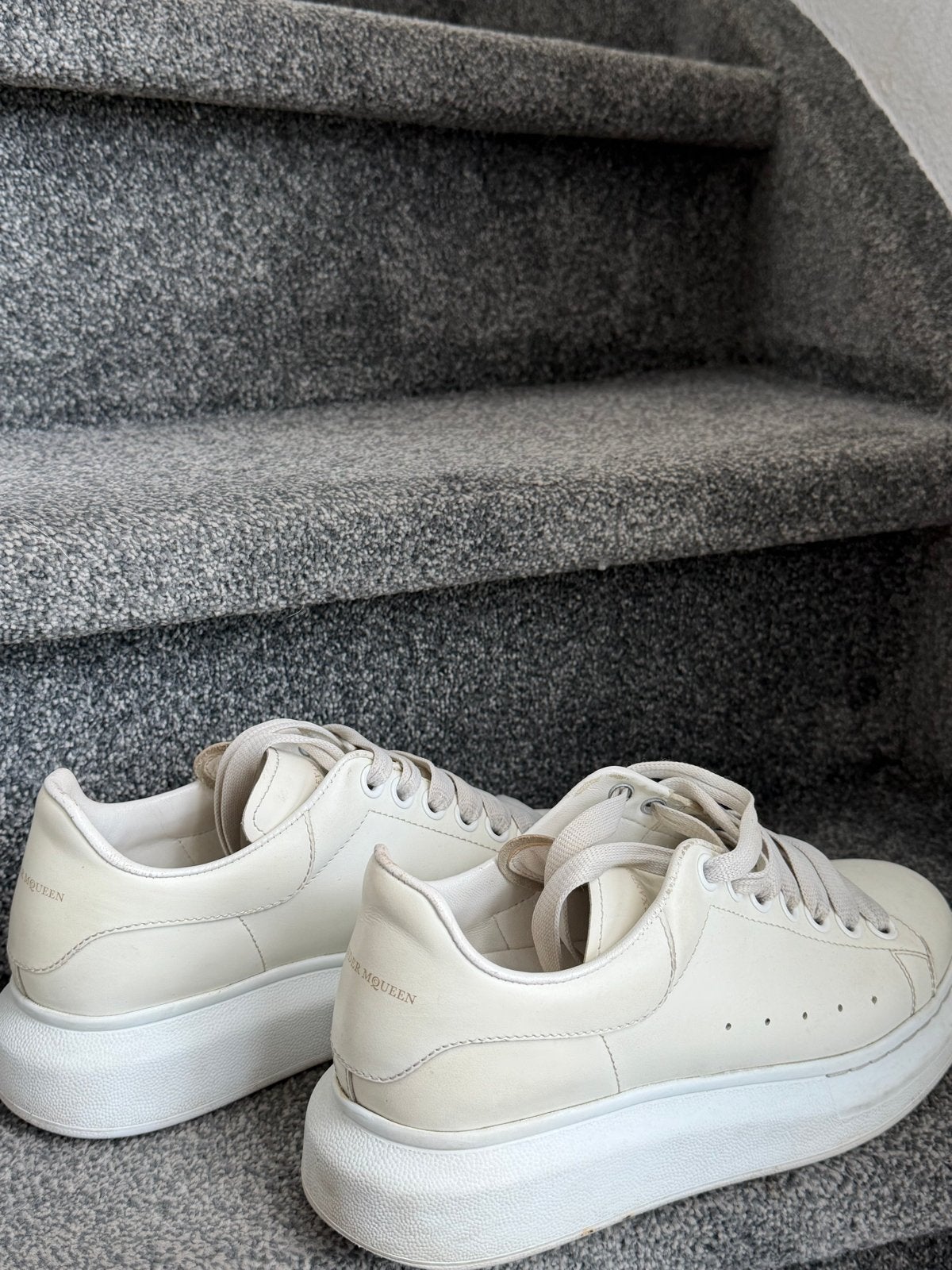 Alexander McQueen Oversized Sneakers Maat 37, Ophalen of Verzenden, Gedragen, Wit, Sneakers of Gympen