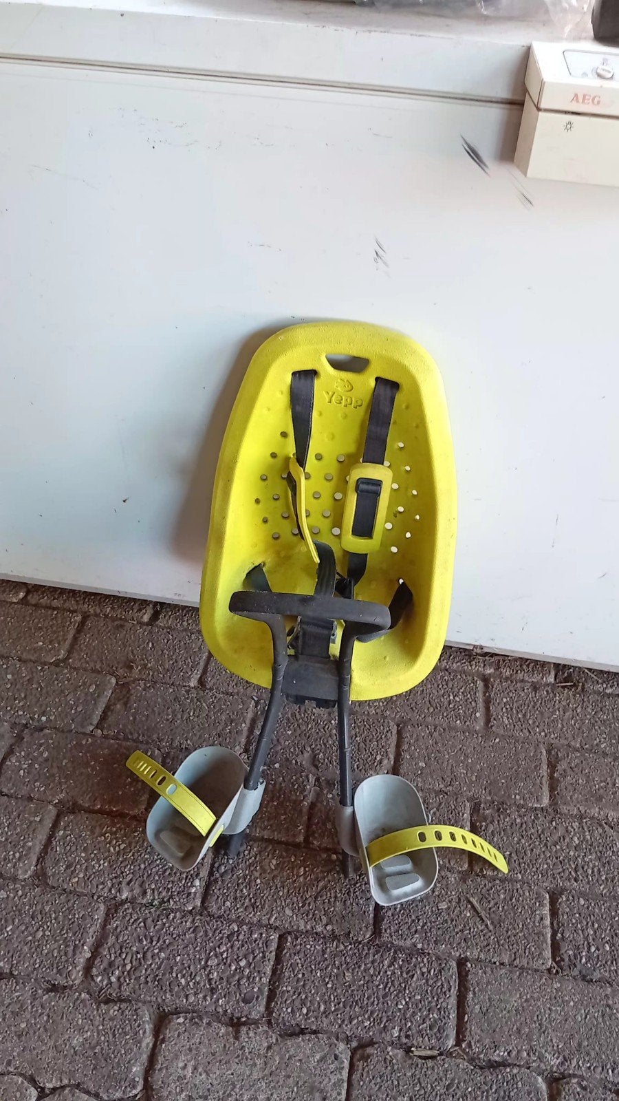 Yepp kinderzitje voor op stuur + adapter, Voetsteuntjes, Voorzitje, Ophalen of Verzenden, Zo goed als nieuw