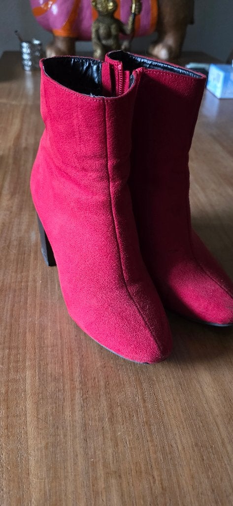 Dames laarsjes rood, maat 38, Kleding | Dames, New Look, Lage of Enkellaarzen, Ophalen of Verzenden, Zo goed als nieuw