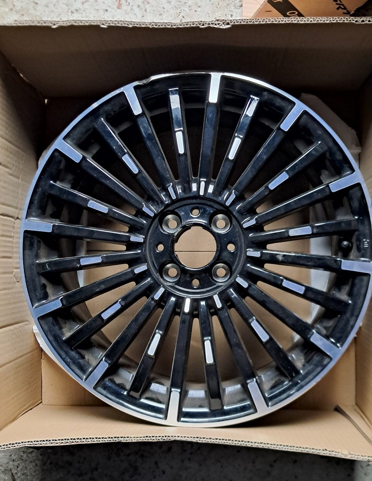 Originele Fiat 500E Velg met stoeprandschade, repareerbaar, Ophalen of Verzenden