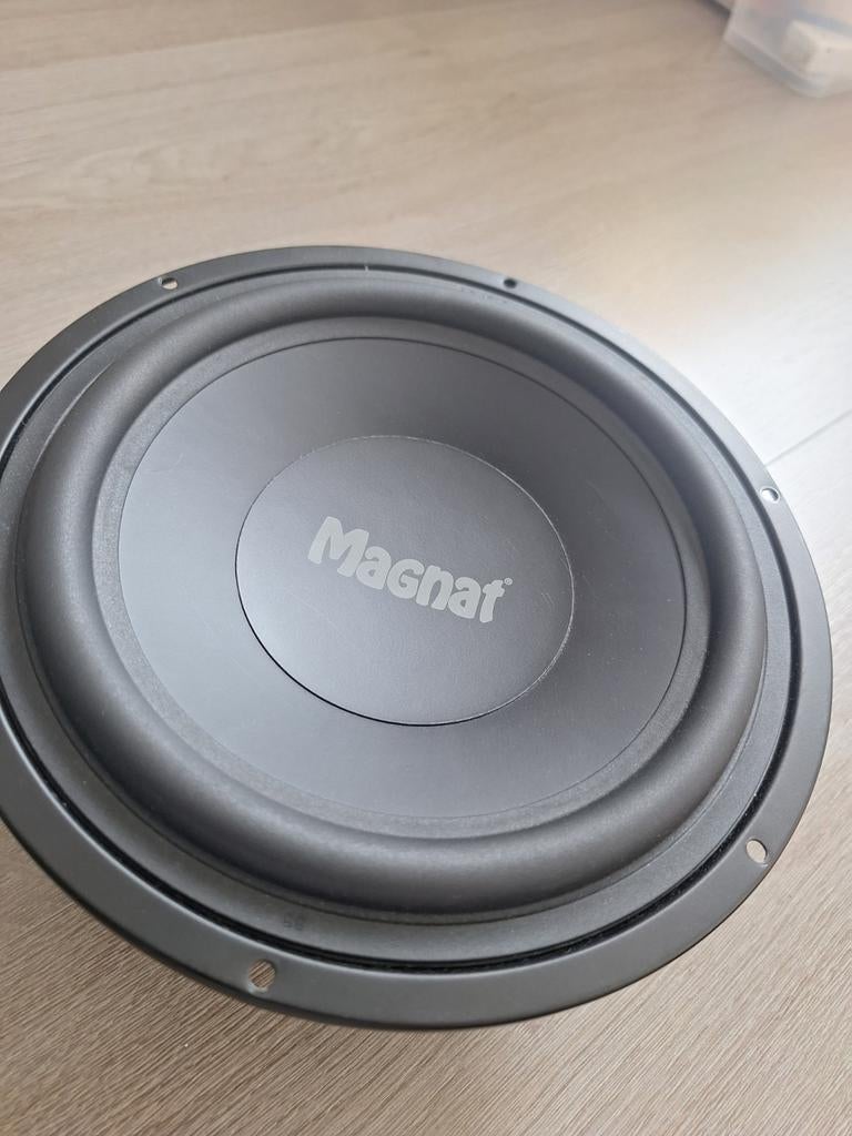 Losse magnat subwoofer, Audio, Tv en Foto, Luidsprekers, Ophalen, Subwoofer, Magnat, Zo goed als nieuw