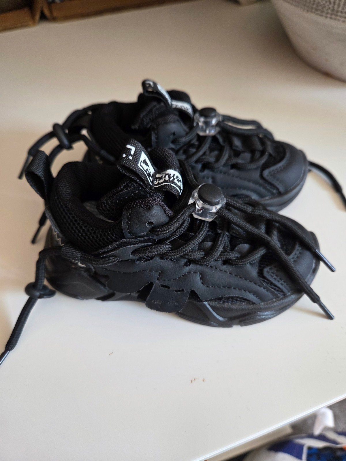Zwarte babyschoentjes - maat 23, Kinderen en Baby's, Babykleding | Schoentjes en Sokjes, Schoentjes, Jongetje of Meisje, Nieuw