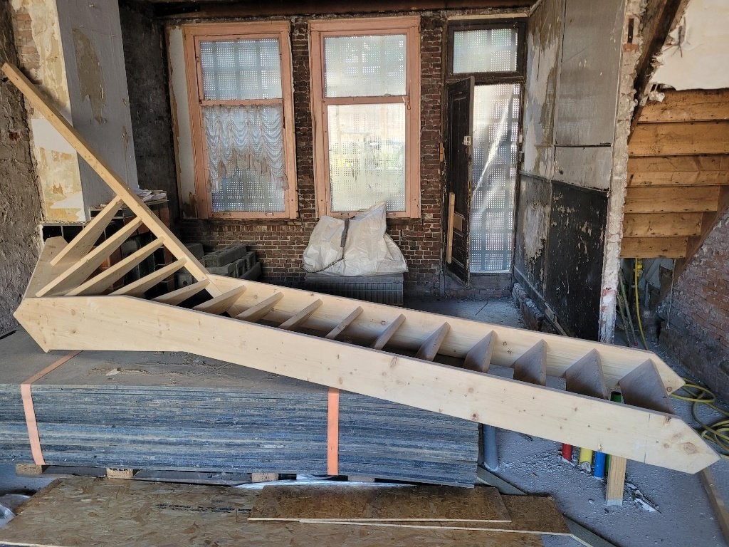 vuren houten trap 1x gebruikt, Doe-het-zelf en Verbouw, Ladders en Trappen, Ophalen, Nieuw, Trap, 2 tot 4 meter