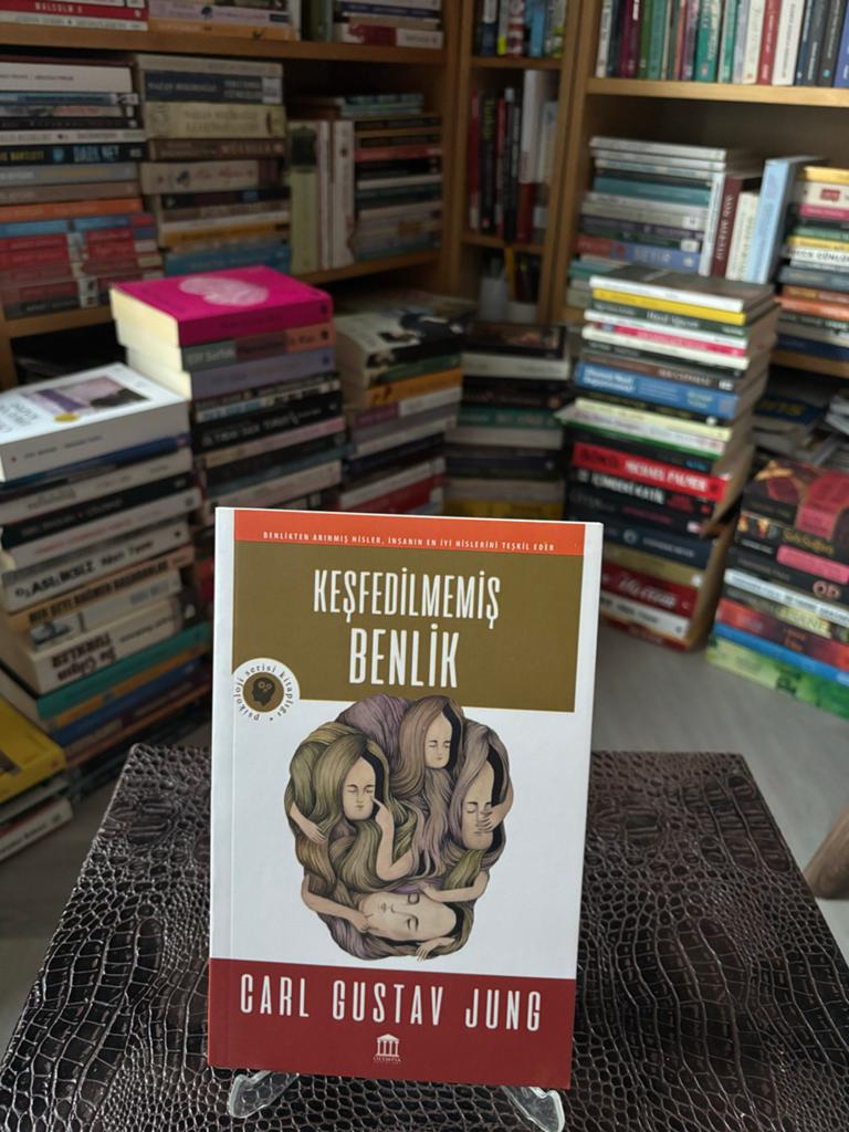 Carl Gustav Jung - Keşfedilmemiş Benlik (Onontdekte Zelf), Boeken, Ophalen of Verzenden, Zo goed als nieuw, Wereld overig