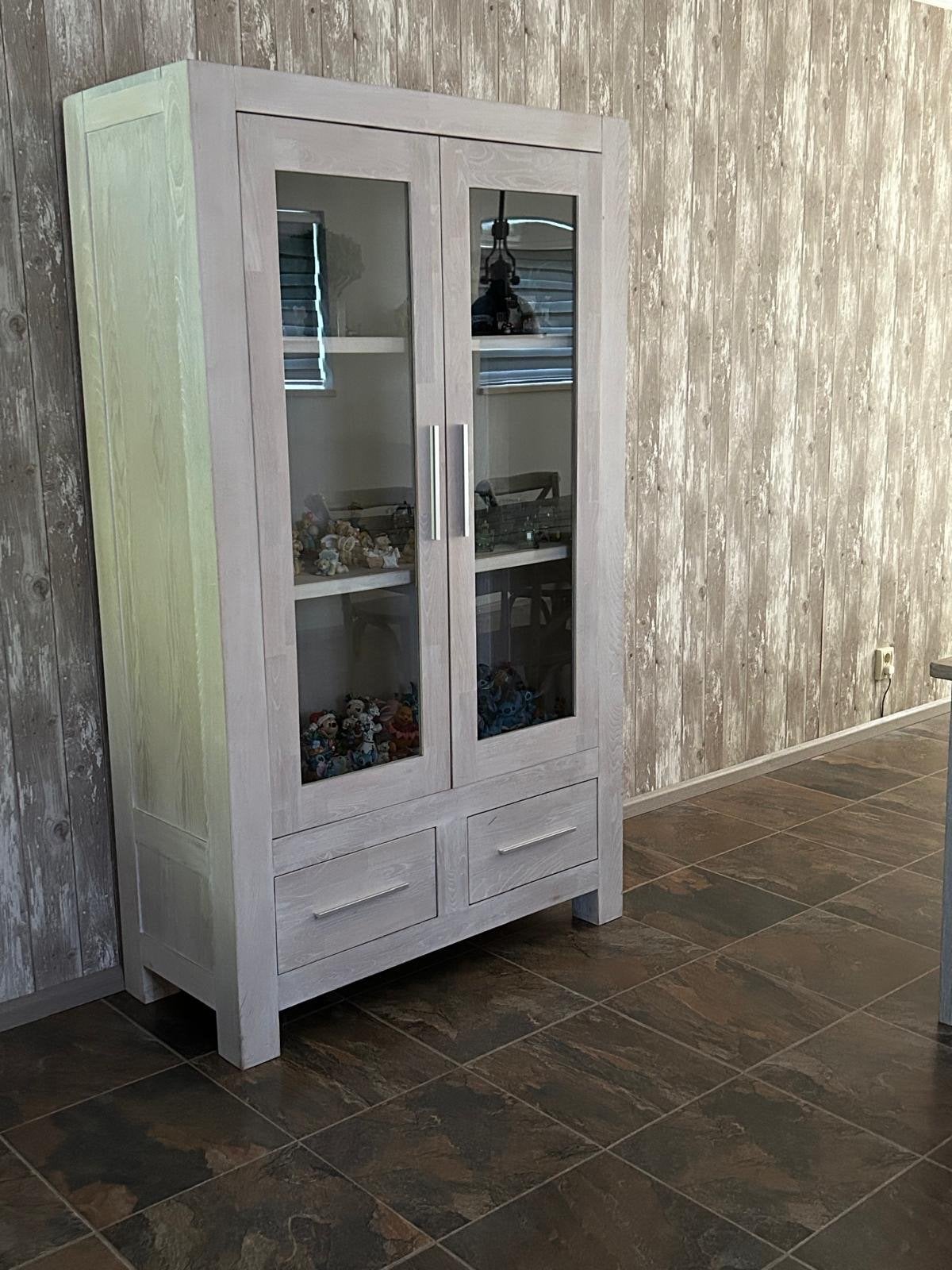 Mooie vitrinekast met glazen deuren en lades, Huis en Inrichting, Kasten | Dressoirs, Ophalen, 100 tot 150 cm, Zo goed als nieuw