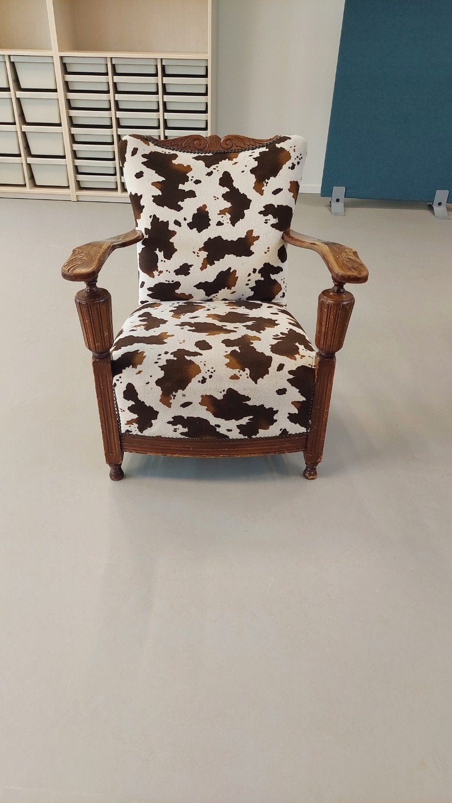 Leuke, ouderwetse stoel met koeienprint, Huis en Inrichting, Fauteuils, Ophalen, Gebruikt, 75 tot 100 cm, Stof