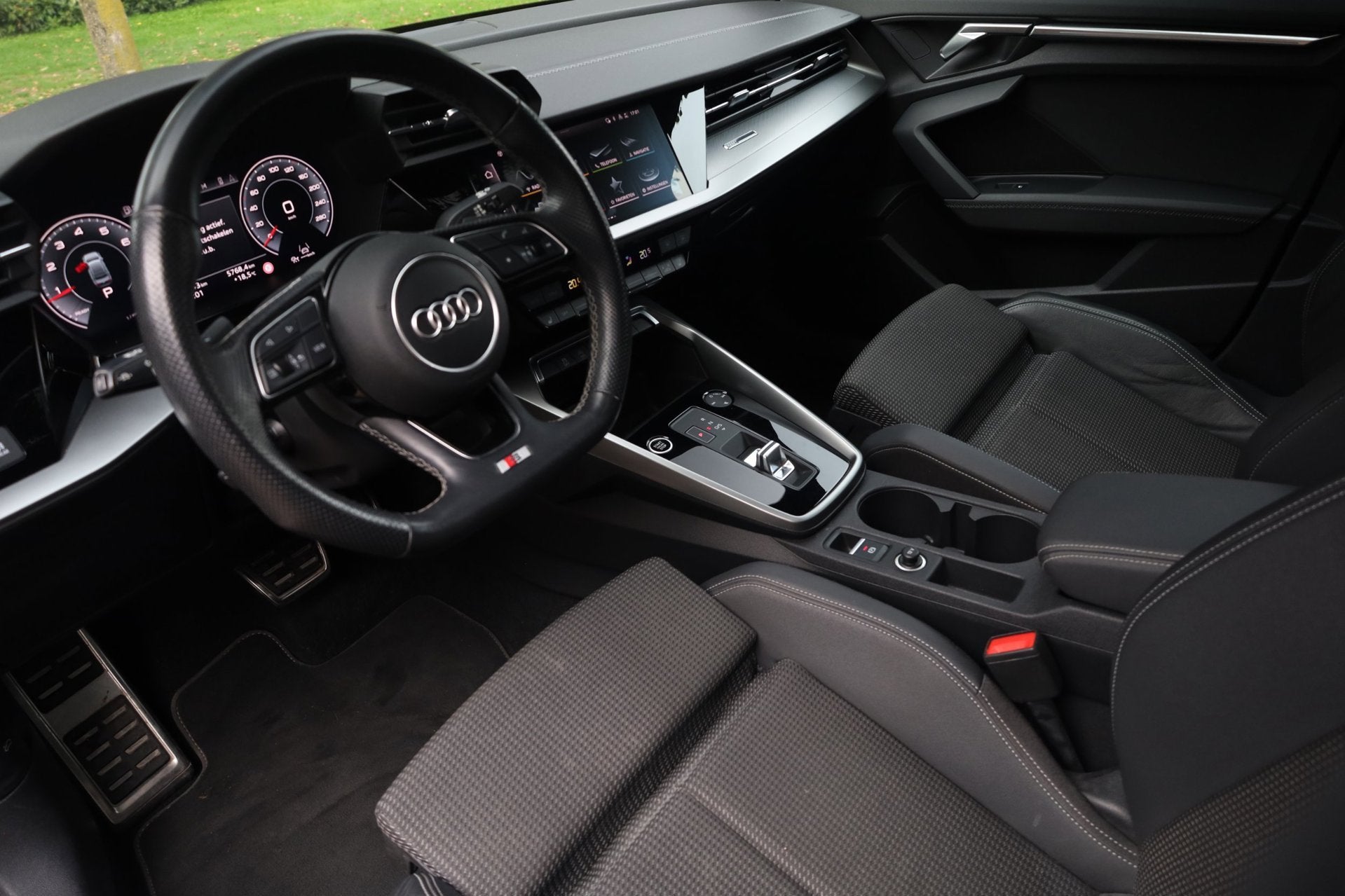 Audi A3 Limousine 35 TFSI S edition Aut. | 3x S-Line | Full, Auto's, 4 cilinders, 150 pk, Leder en Stof, Origineel Nederlands