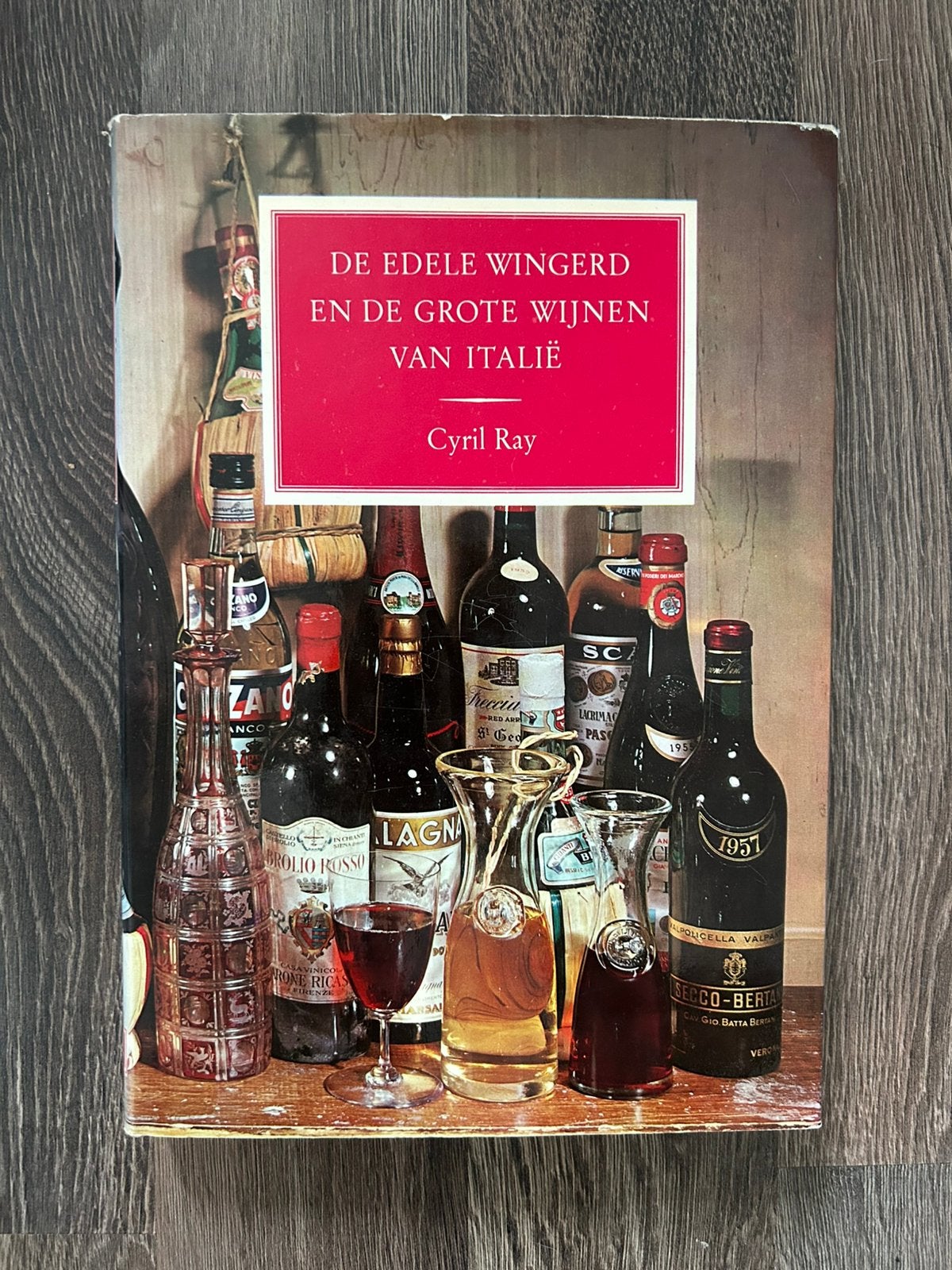 Cyril Ray - De Edele Wingerd en de Grote Wijnen van Italië, Ophalen of Verzenden, Zo goed als nieuw