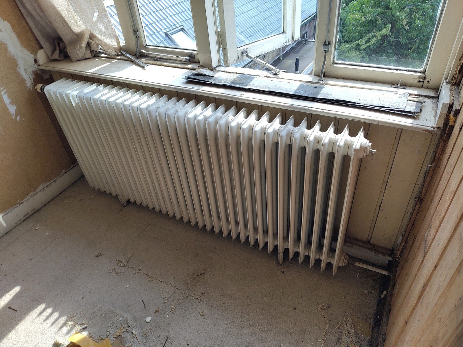 Grote klassieke radiator, Ophalen, 30 tot 80 cm, Gebruikt, Radiator