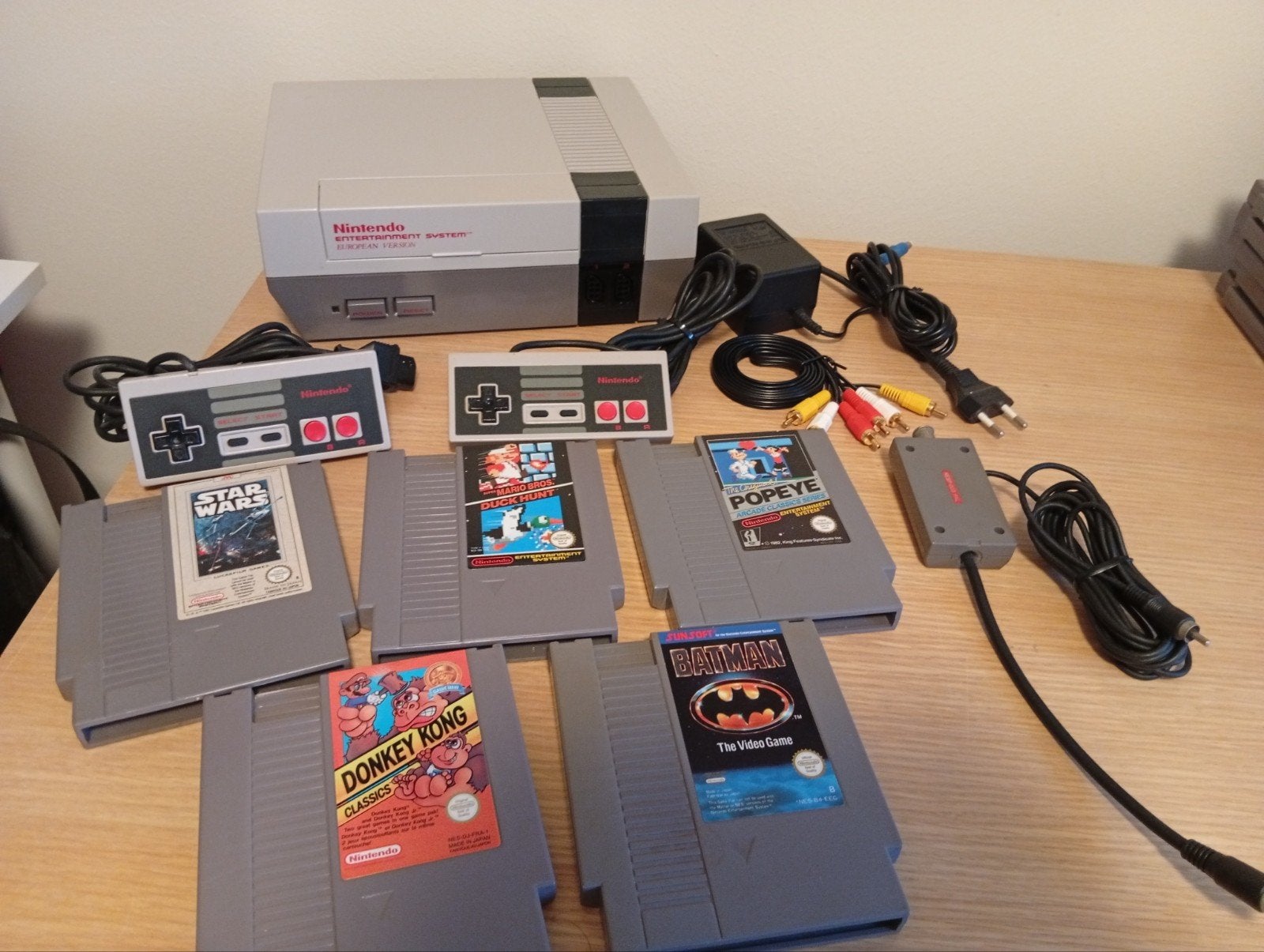 Prachtig Gereinigde Nintendo Nes met 5 spellen, Spelcomputers en Games, Spelcomputers | Nintendo NES, Ophalen of Verzenden, Zo goed als nieuw