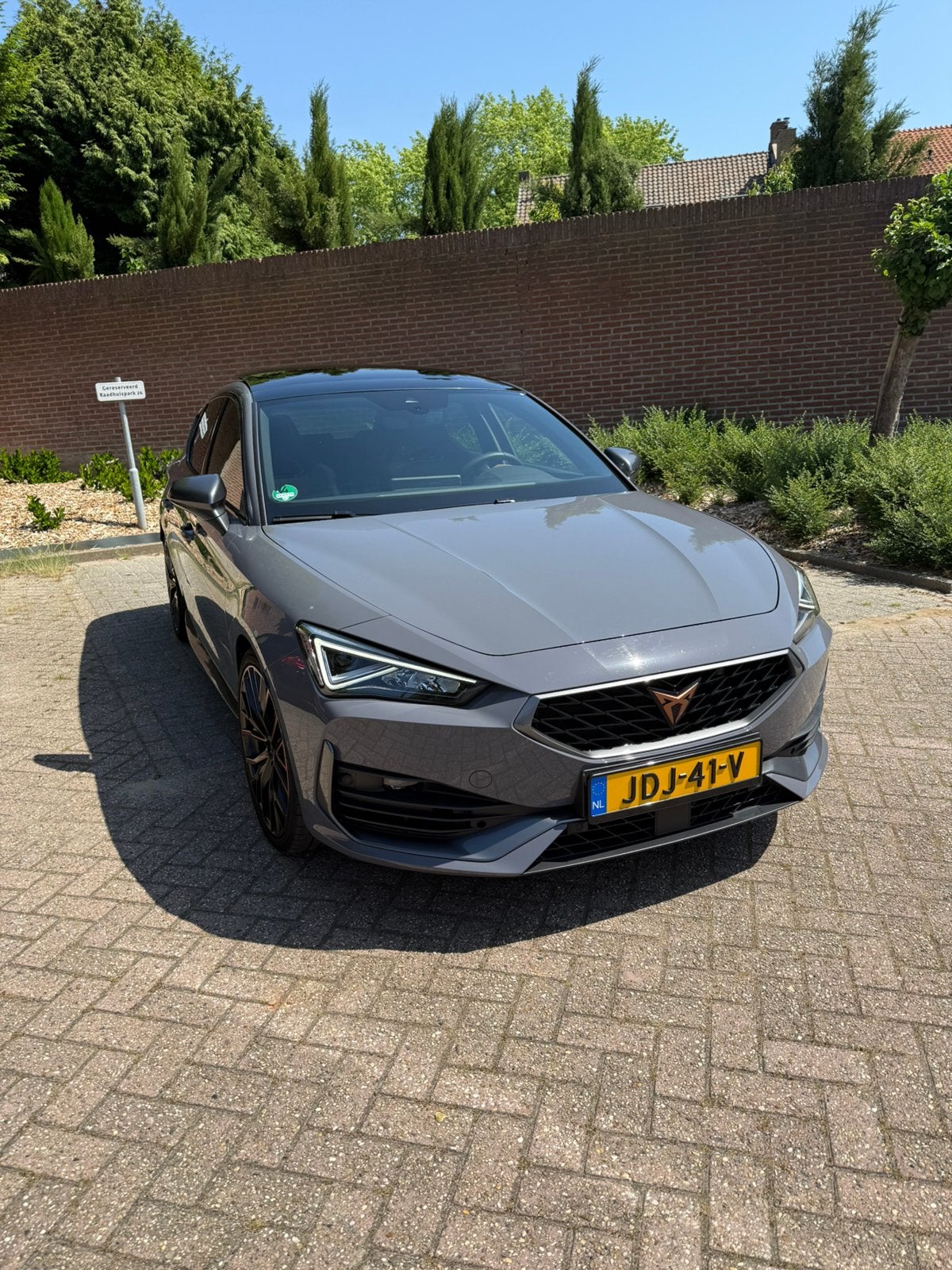 Cupra Leon 2.0 221KW 2022 Grijs, Automaat, Achterwielaandrijving, 4 cilinders, 1984 cc