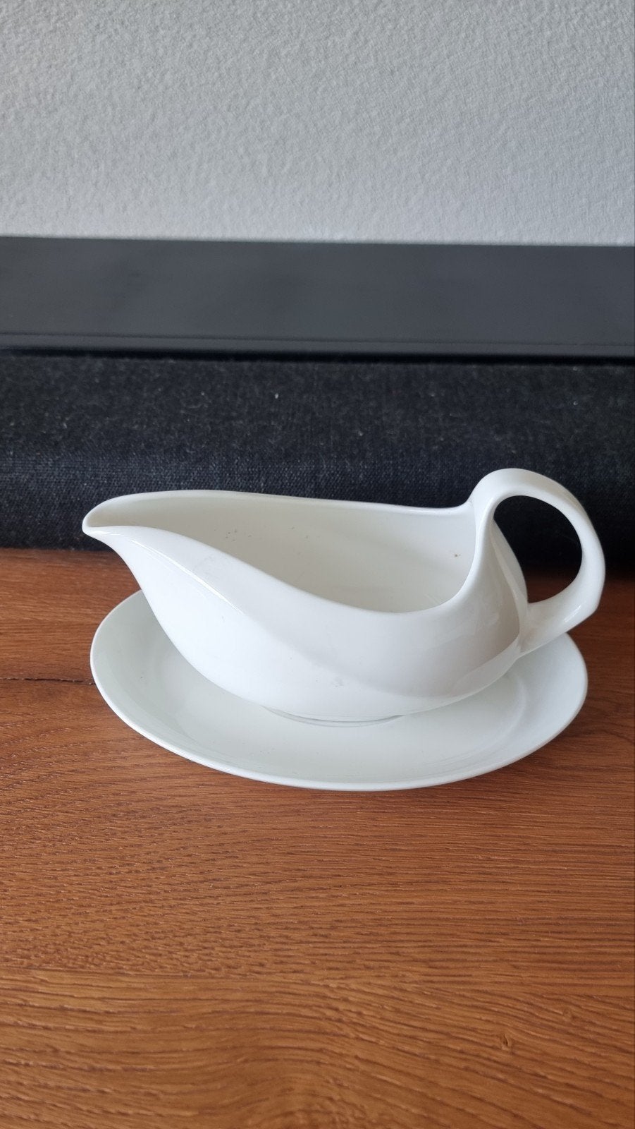 Wedgwood Solar sauskom met onderschotel, Huis en Inrichting, Keuken | Servies, Overige typen, Ophalen of Verzenden, Zo goed als nieuw