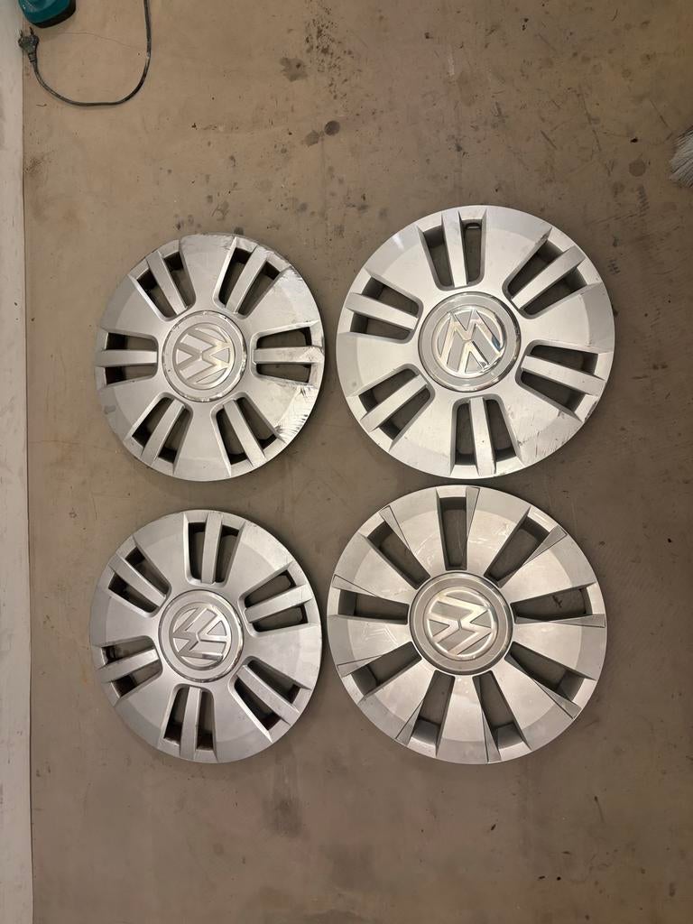 Setje Volkswagen Up wieldoppen, Auto diversen, Wieldoppen, Ophalen of Verzenden, Gebruikt