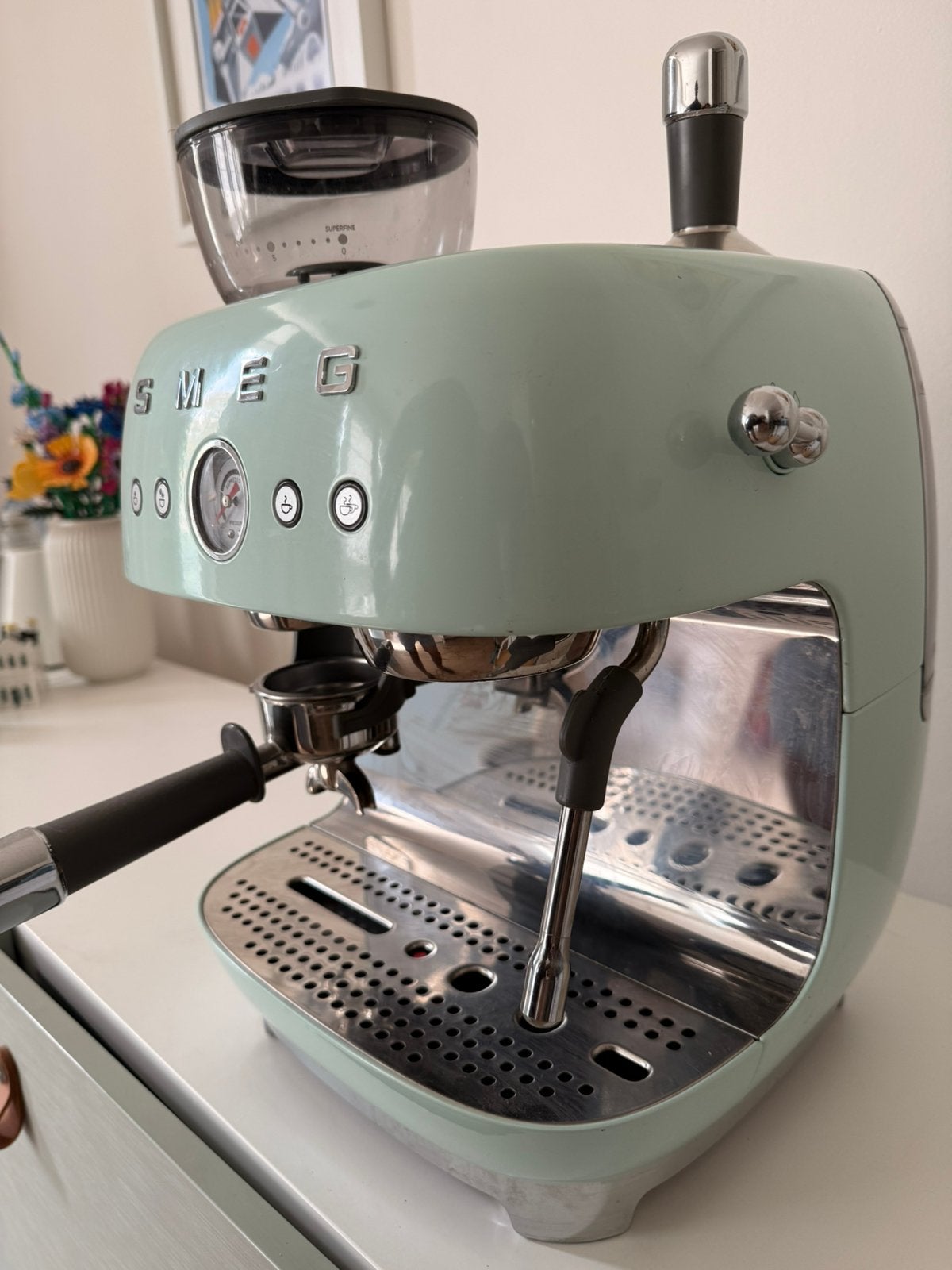 Foto 4 van Smeg EGF03PGEU espresso machine - mint green (used)