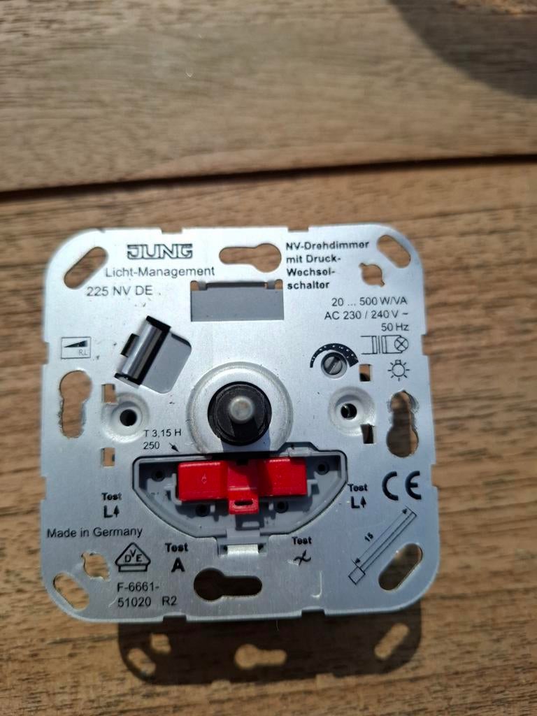 JUNG NV-Draaidimmer met druk-wisselschakelaar 20-500W, Ophalen of Verzenden, Gebruikt, Schakelaar