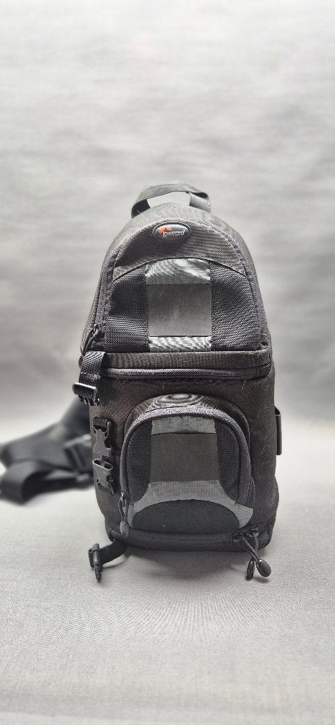 Lowepro Slingshot 100 AW Cameratas, Statiefbevestiging, Ophalen of Verzenden, Zwart, Schoudertas