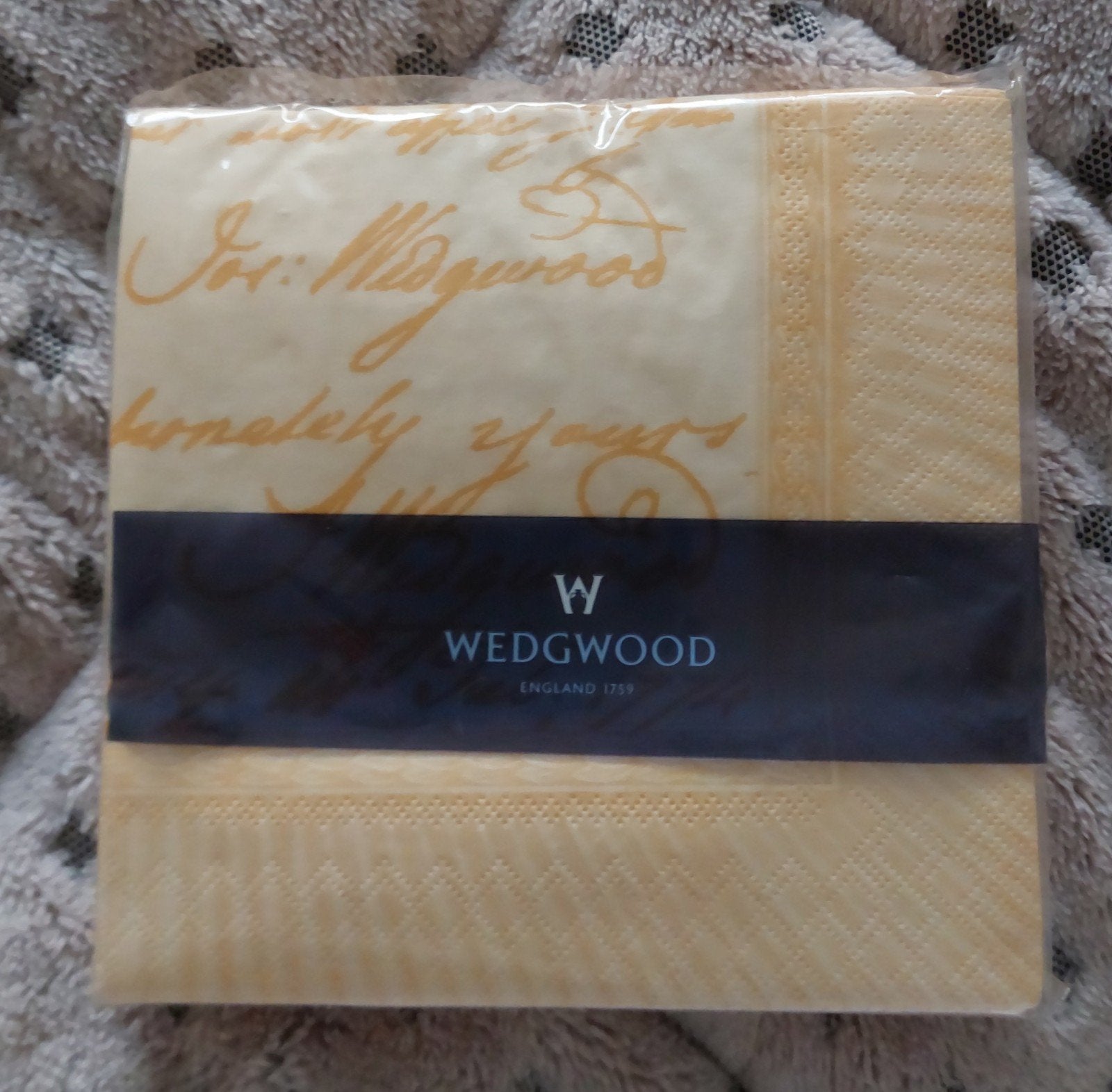 Nieuwe Wedgwood Edme servetten - Zacht geel, Ophalen of Verzenden, Nieuw, Geel, Papier/karton
