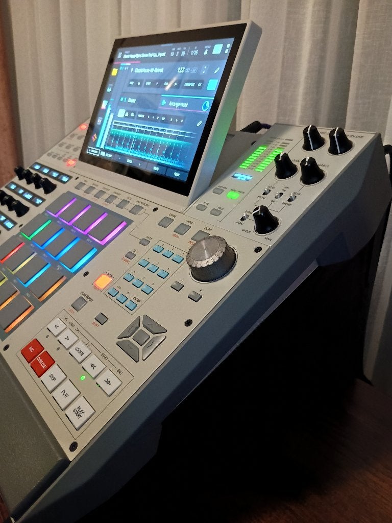 Akai MPC X Special Edition (met veel extra's), Muziek en Instrumenten, Ophalen, Zo goed als nieuw