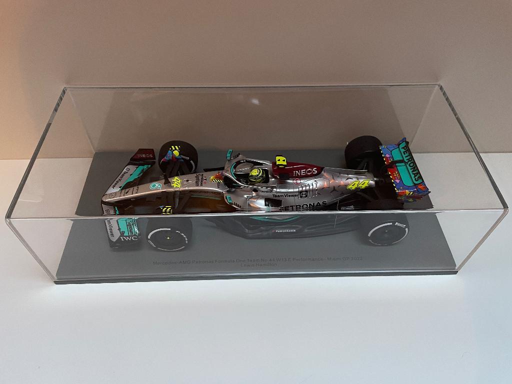Lewis Hamilton Spark 1:18 Mercedes F1 W13 E GP Miami 2022, Ophalen of Verzenden, Nieuw, Auto, Overige merken