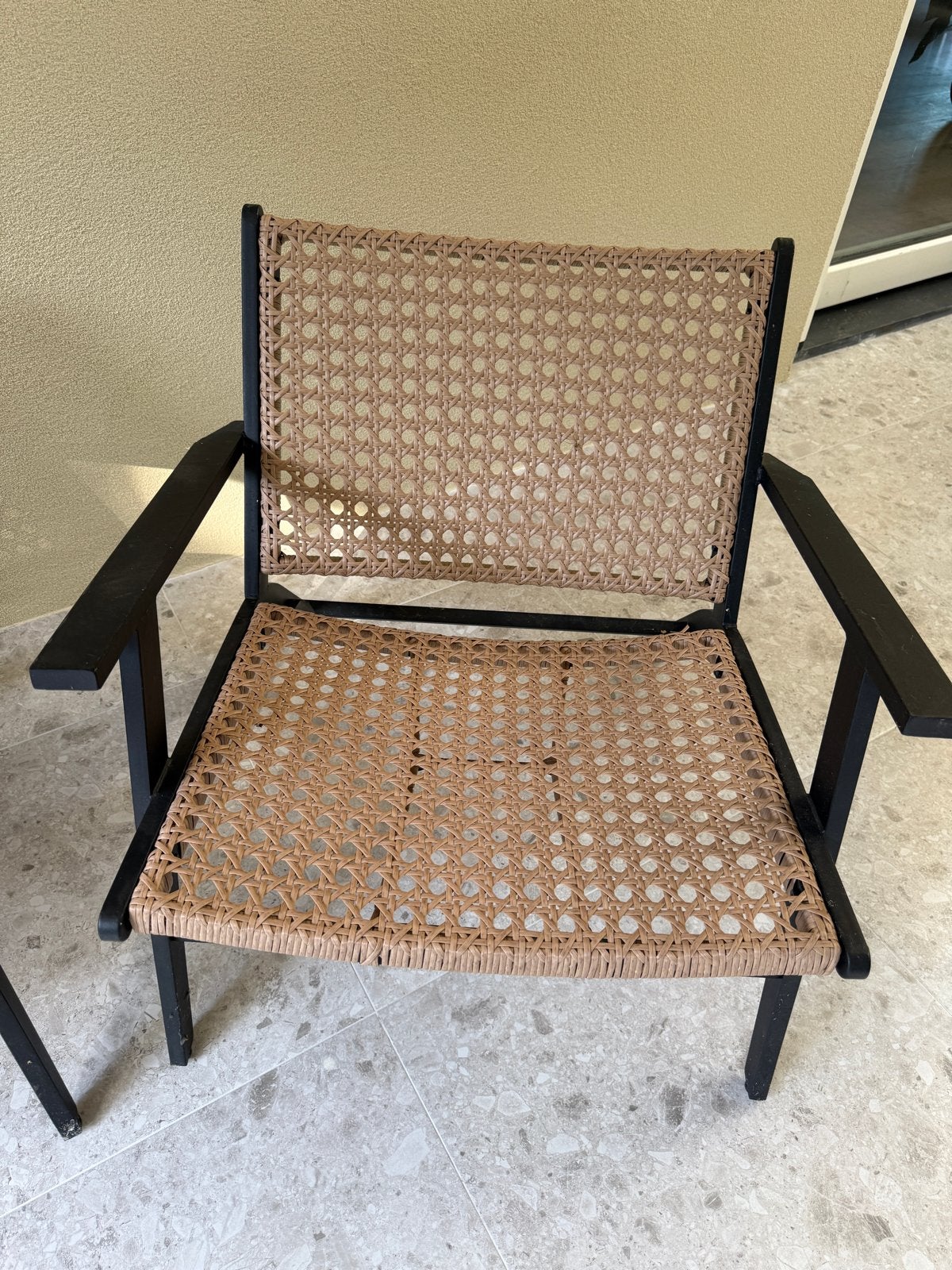 2 lounge tuinstoelen met metalen frame en kunststof webbing, Tuin en Terras, Tuinstoelen, Ophalen, Zo goed als nieuw, Metaal