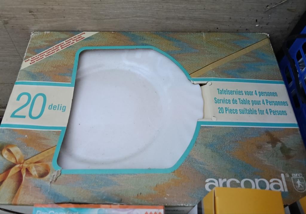 Ongebruikt servies, Ophalen of Verzenden, Porselein, Overige stijlen, Bord(en)