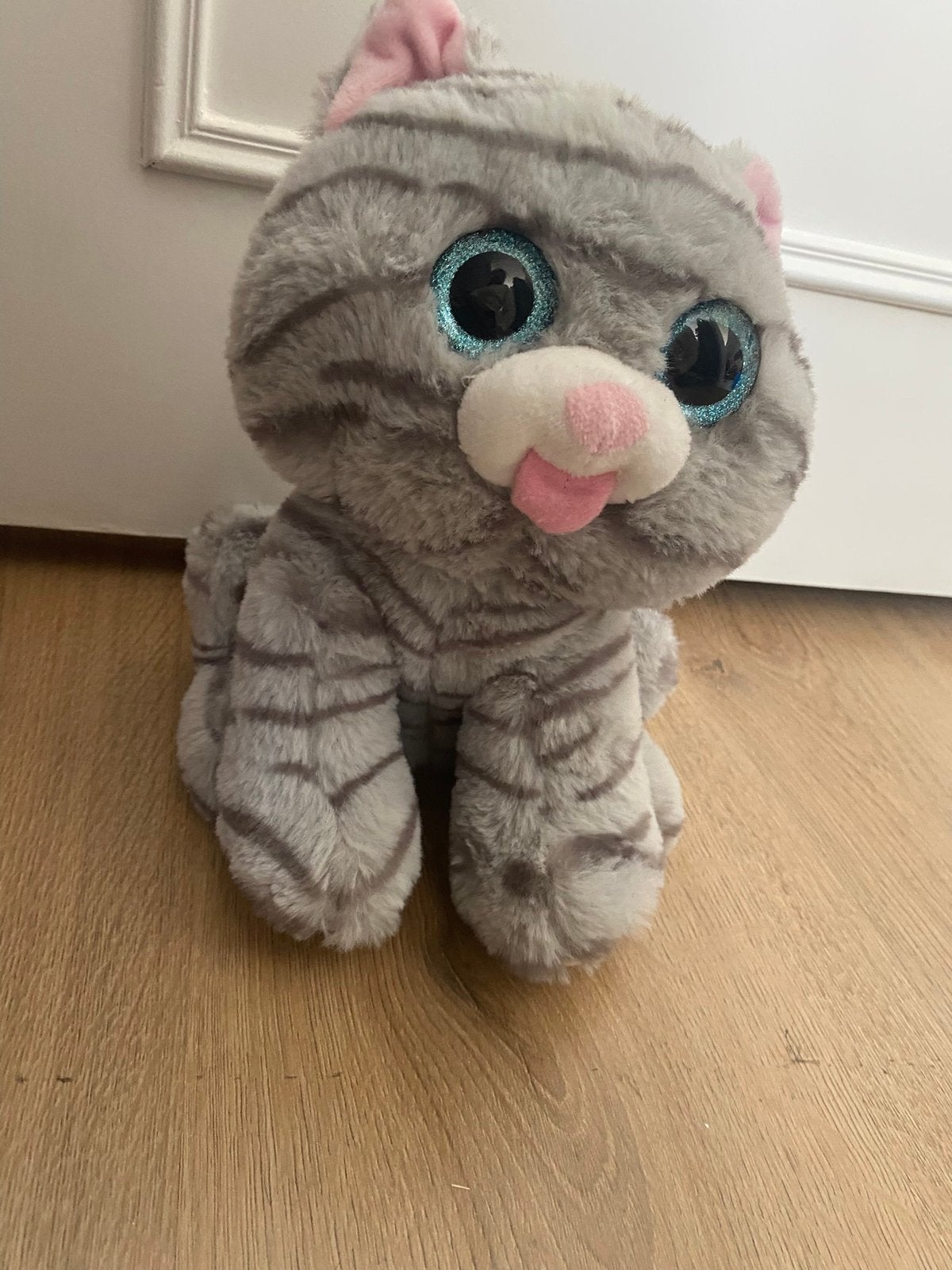 Schattige Kat Knuffel met Geluid - Werkt op Batterijen, Ophalen, Met geluid, Grijs, Zo goed als nieuw