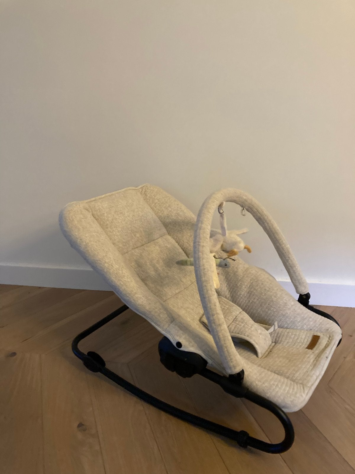 Little Dutch wipstoel met speelboog - Zo goed als nieuw, Kinderen en Baby's, Wipstoeltjes, Wipstoel, Ophalen, Overige merken, Met gordel(s) of riempje(s)