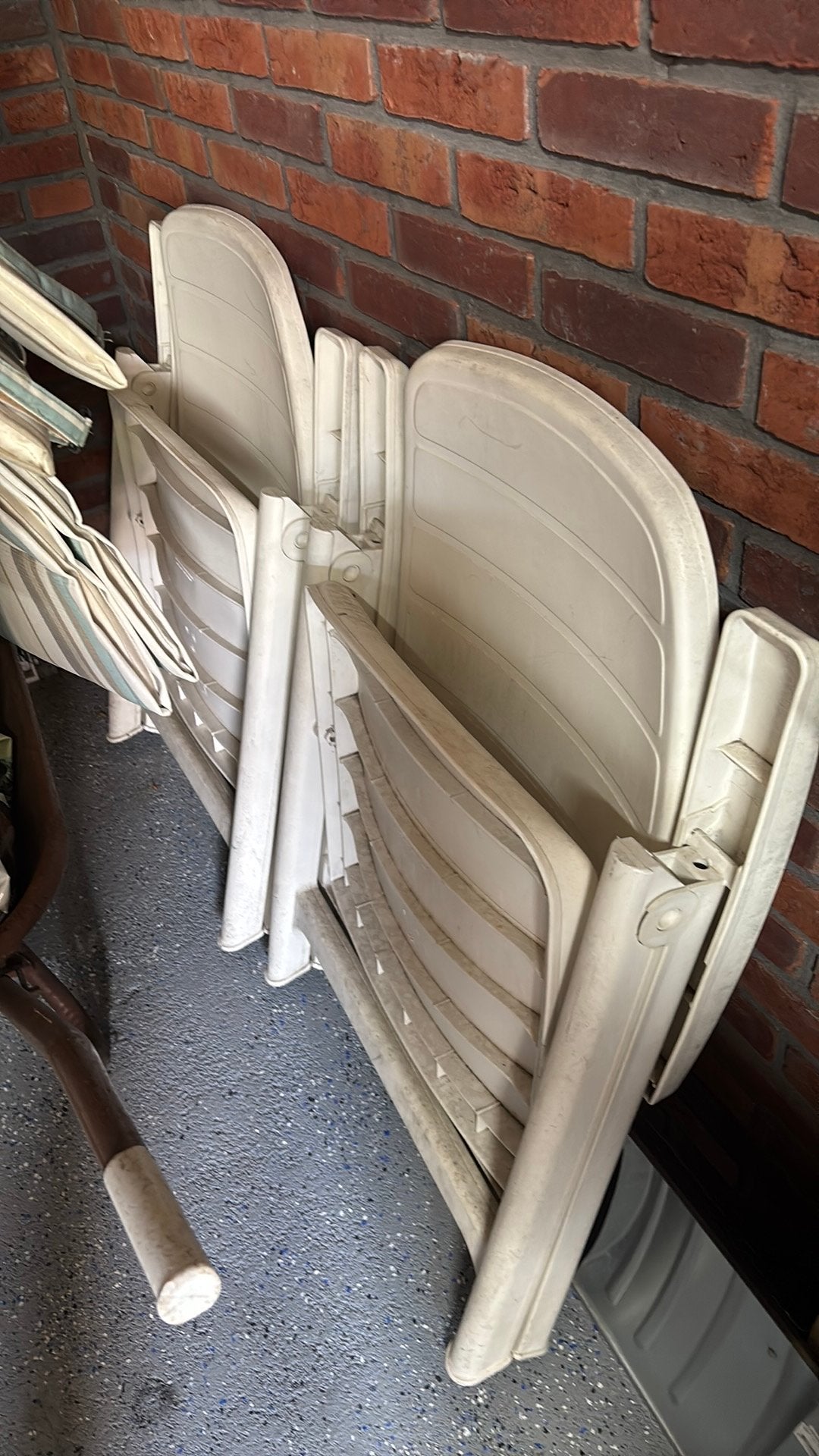 Twee witte tuinstoelen, Ophalen, Gebruikt, Kunststof, Verstelbaar