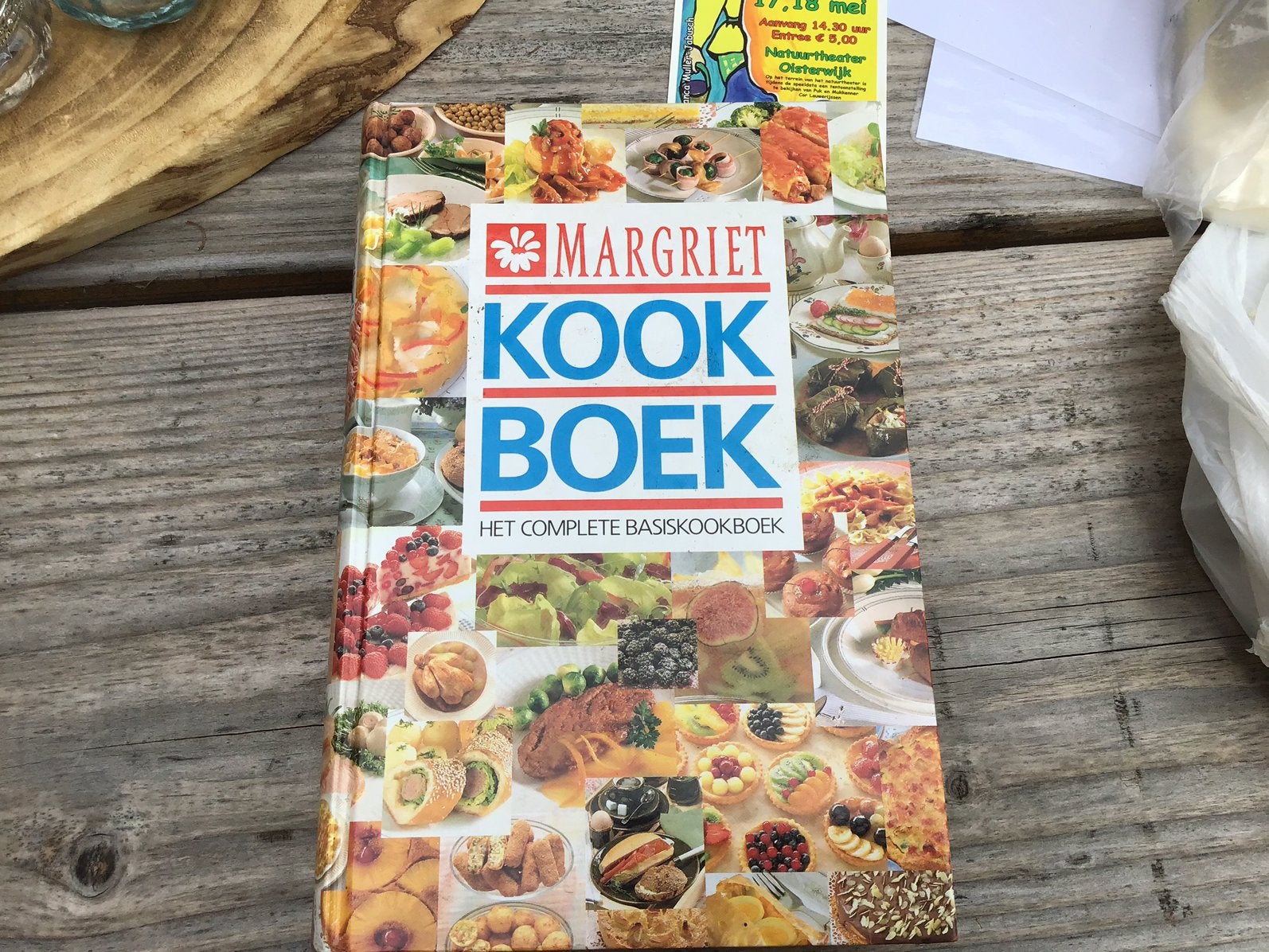 Kookboek Margriet complete basiskookboek, Ophalen of Verzenden, Zo goed als nieuw, Italië