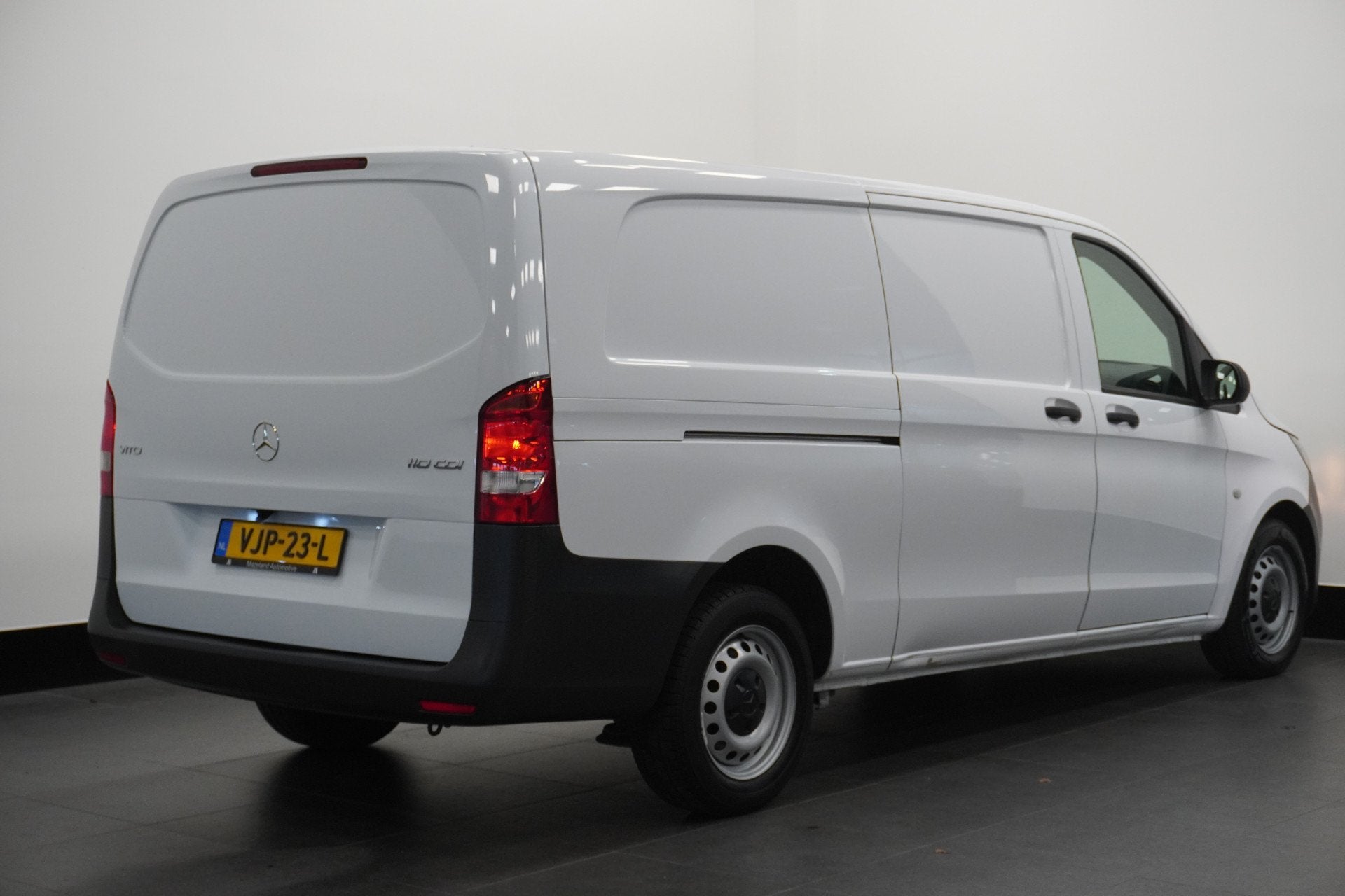 Mercedes-Benz Vito 110 CDI XL EURO 6 - Airco - Camera - €1, Voorwielaandrijving, Gebruikt, 4 cilinders, Wit