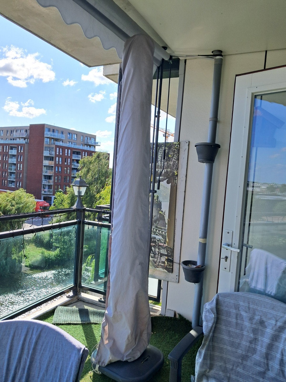 crème. 2 meter vierkant en 2,5 meter hoog, Tuin en Terras, Ophalen, Gebruikt