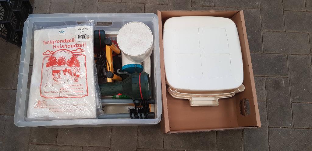 Kampeerartikelen en reserve materiaal te koop, Ophalen, Zo goed als nieuw