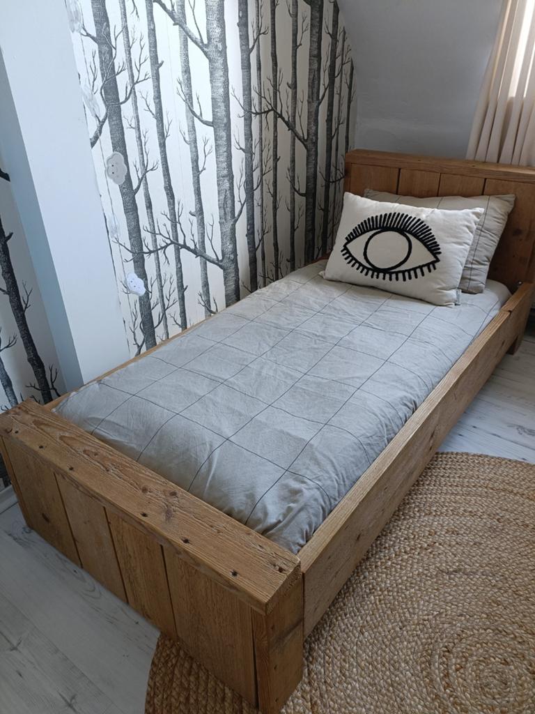 Steigerhout peuterbed met ABZmatras + airgosafe topmatrasje, Ophalen, 70 tot 85 cm, 140 tot 160 cm, Zo goed als nieuw