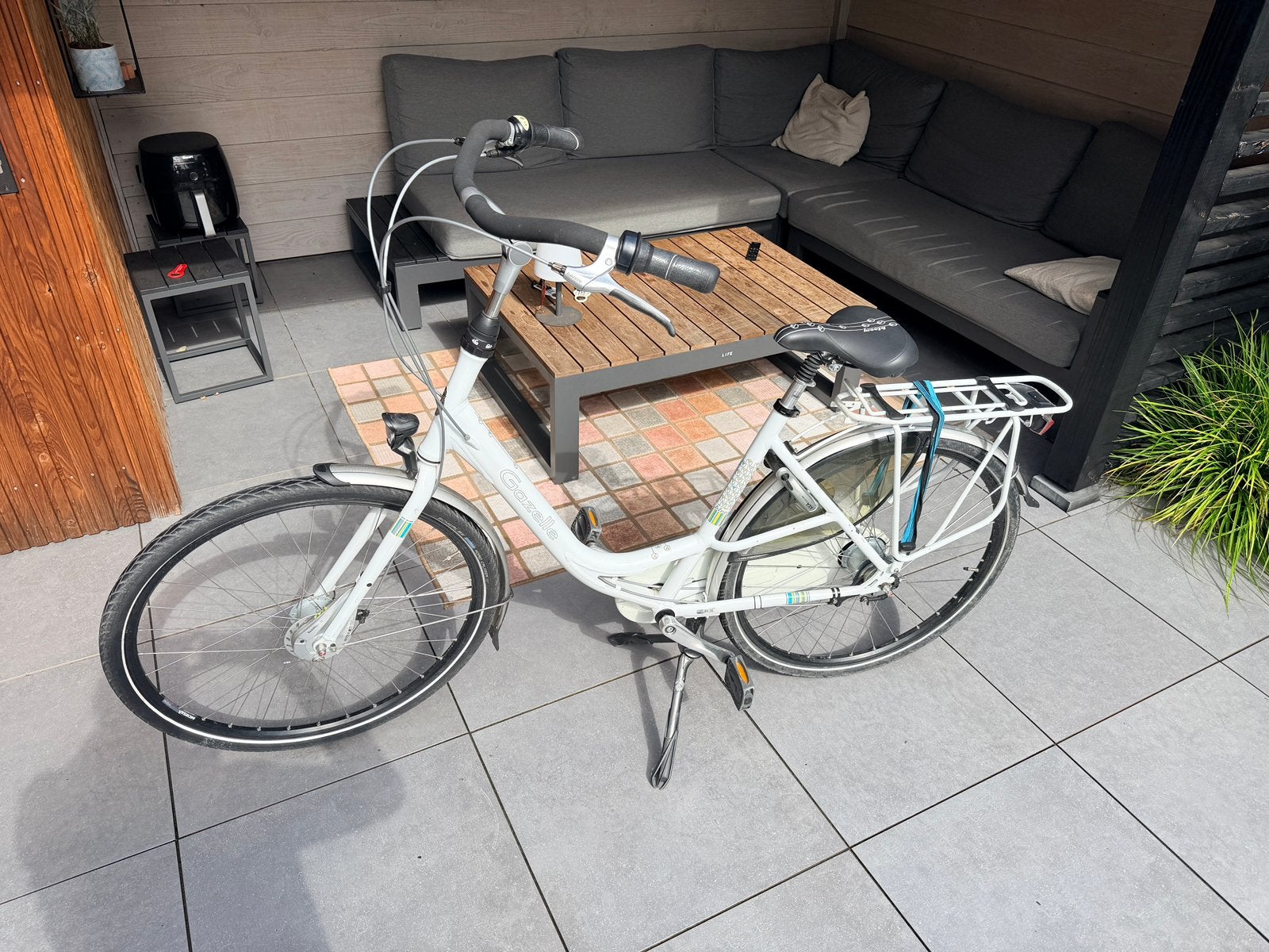 Nette witte Gazelle damesfiets 28 inch lage instap E-Speed, Ophalen, Gebruikt, Gazelle, (Extra) lage instap