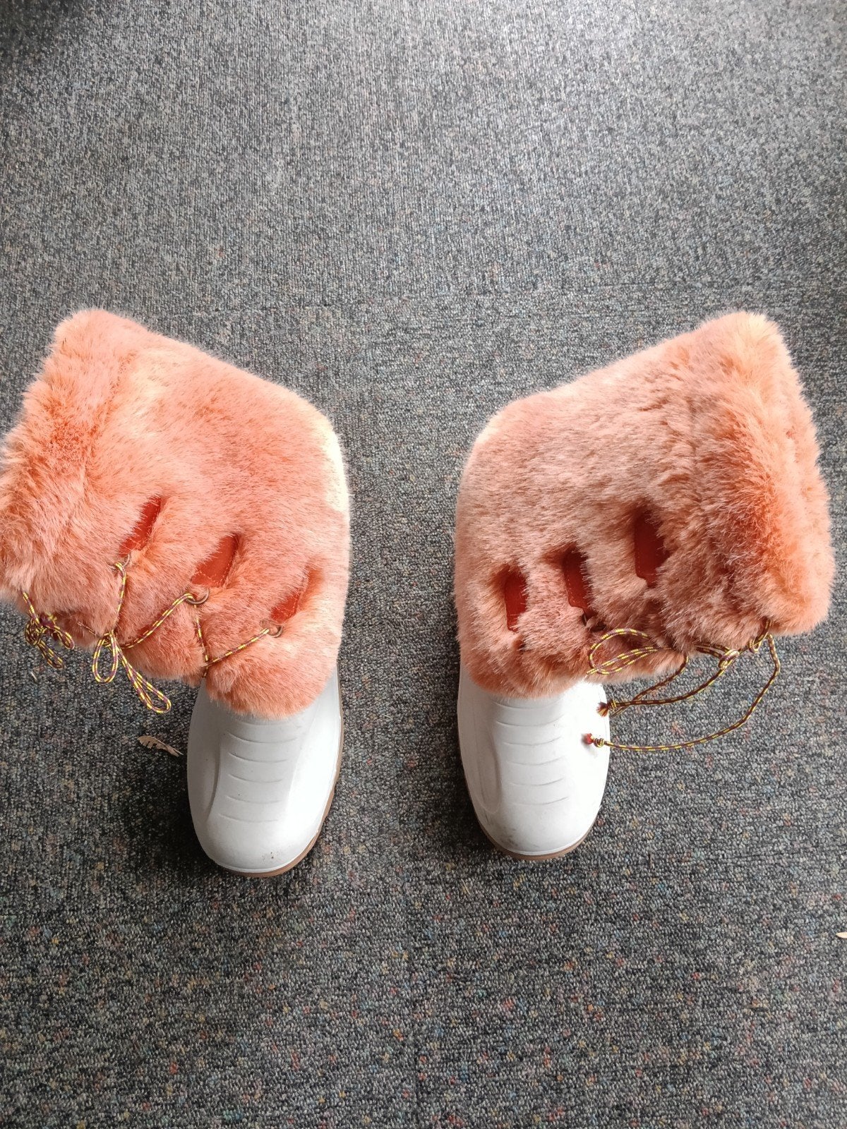 Witte snowboots met oranje bont, maat 39/40, Wit, Snowboots, Ophalen of Verzenden, Zo goed als nieuw