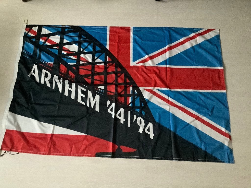 Airbornvlaggen, Ophalen, Landmacht, Nederland, Vlag of Vaandel